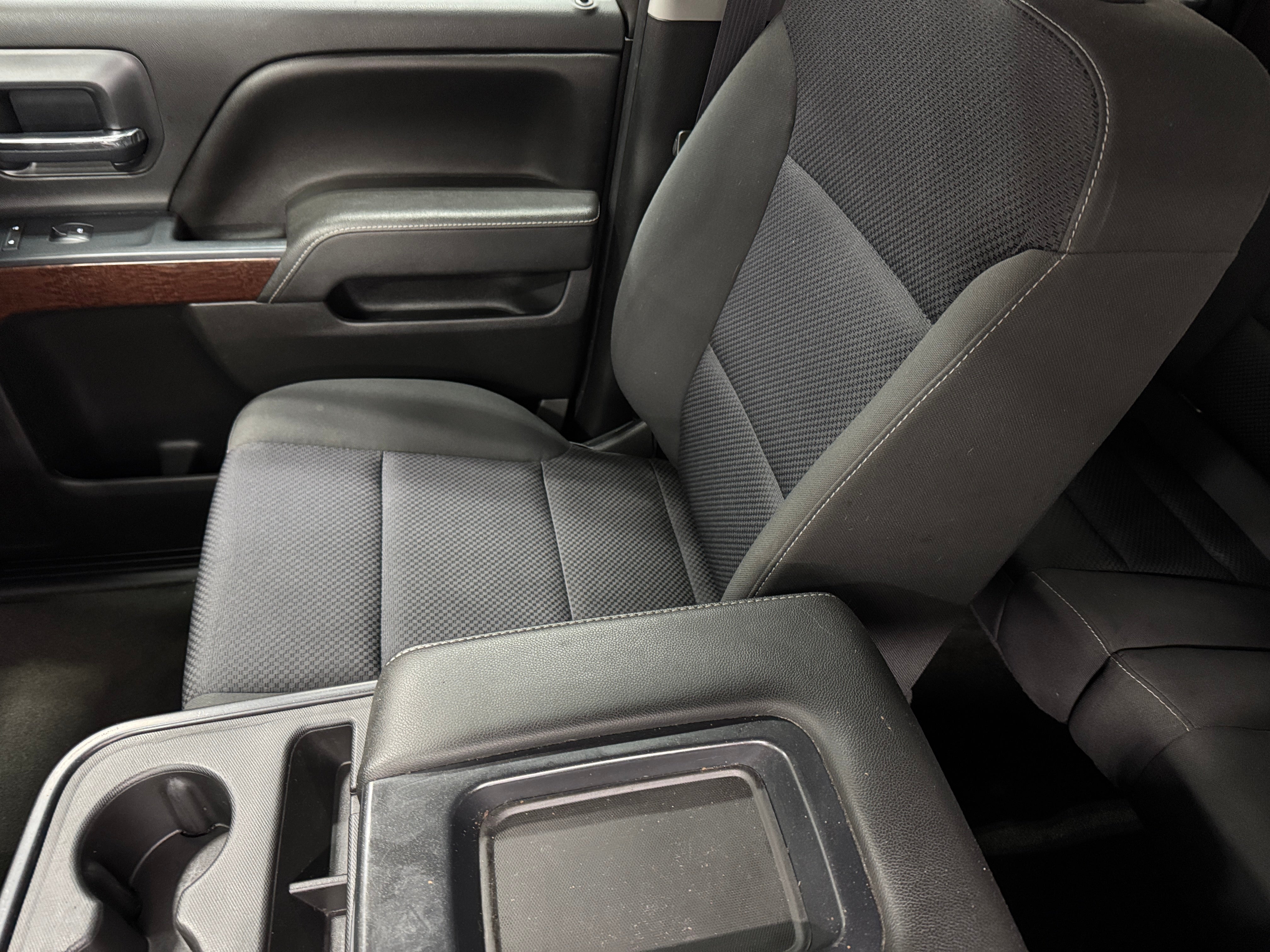 2017 GMC Sierra 1500 SLE 2