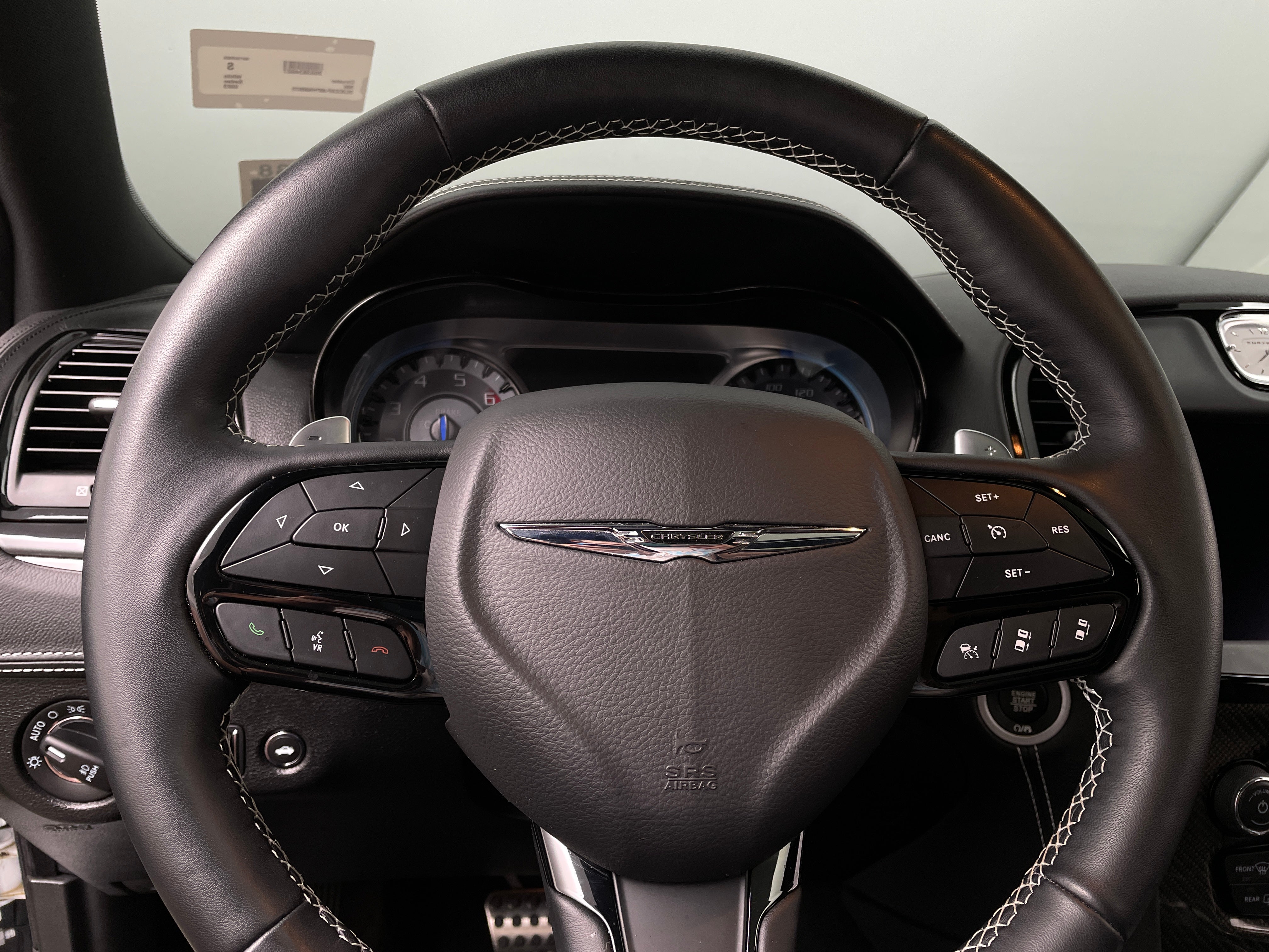 Thumbnail: 2023 Chrysler 300 - 4