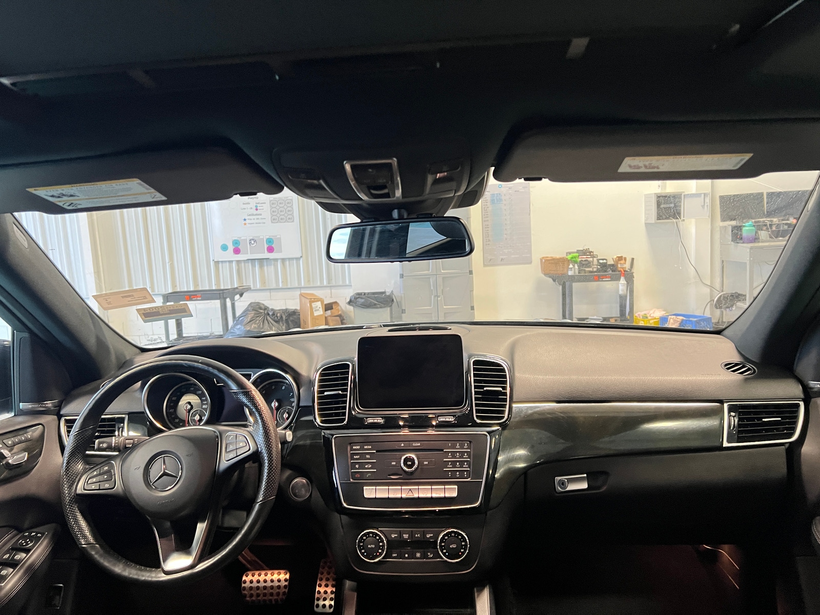 Thumbnail: 2019 Mercedes-Benz GLE - 2