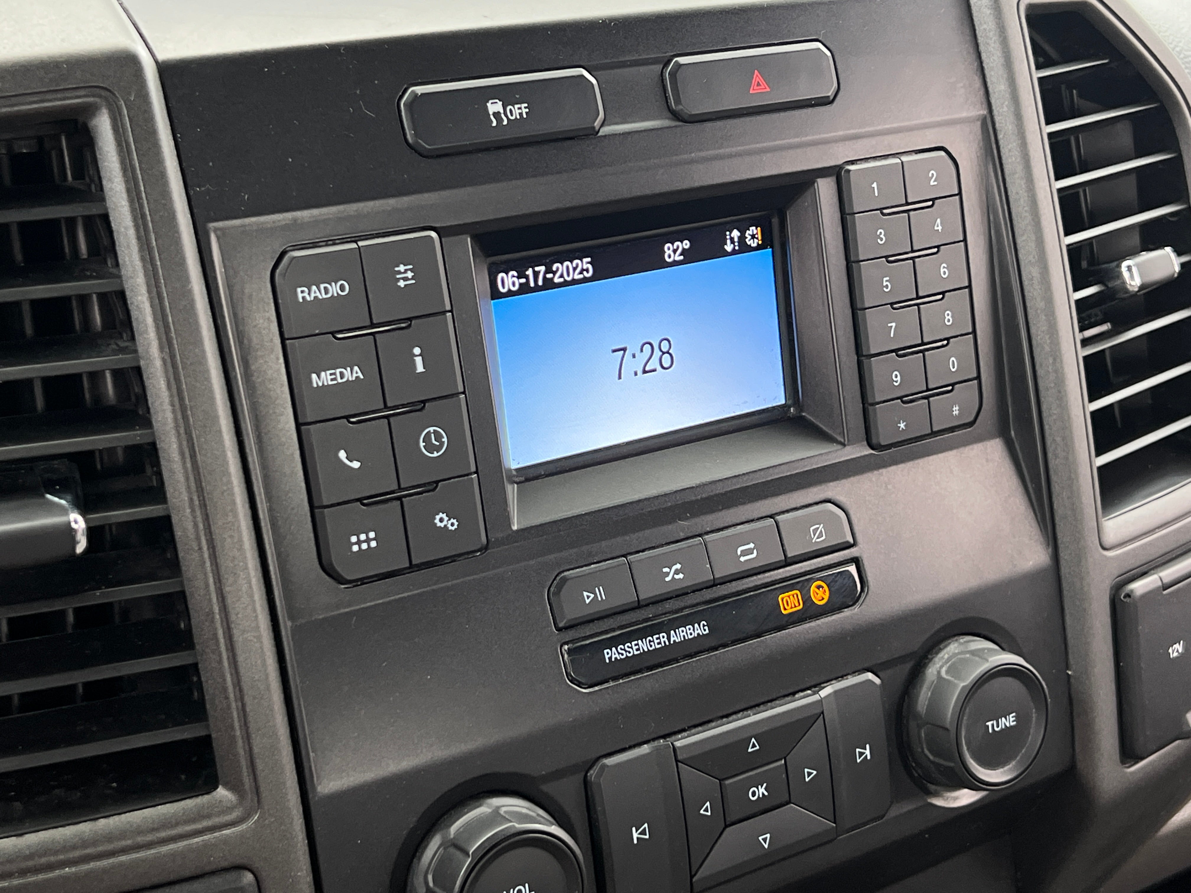 2022 Ford Econoline E-250 4