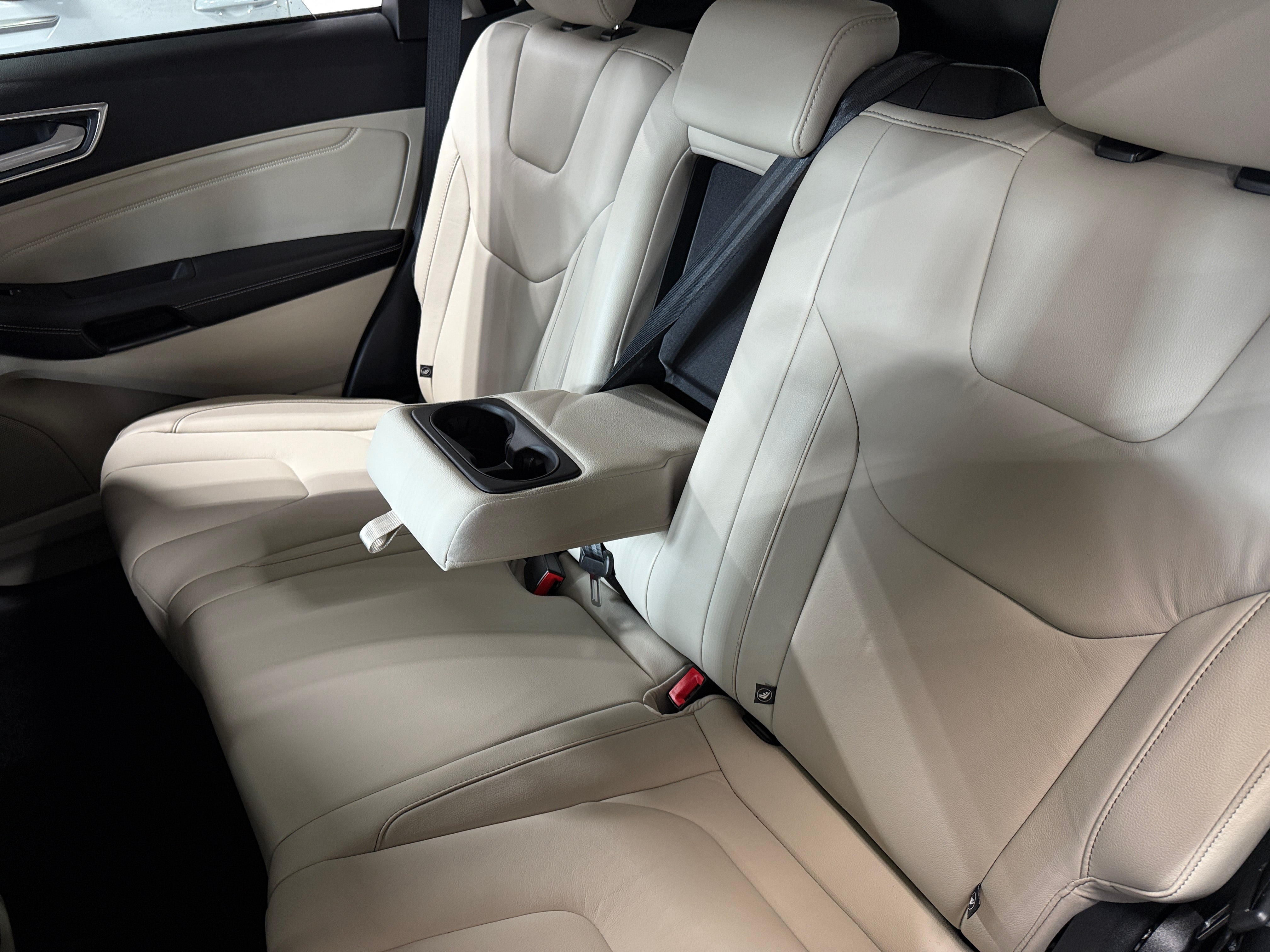 2020 Ford Edge Titanium 5