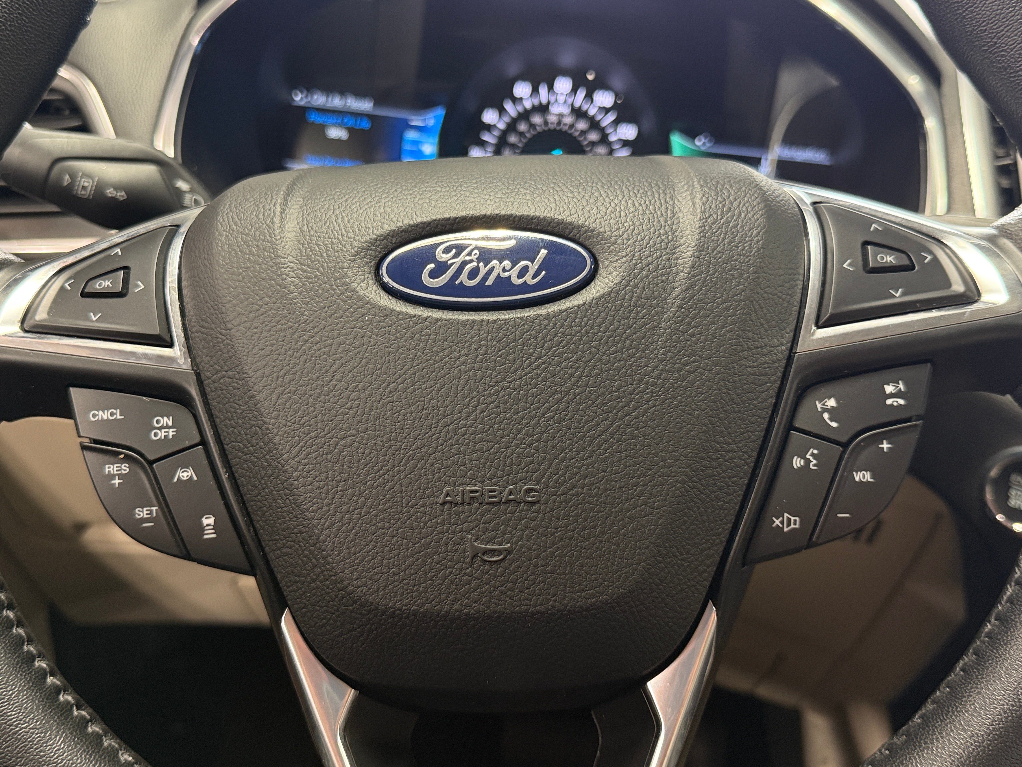 2020 Ford Edge Titanium 4