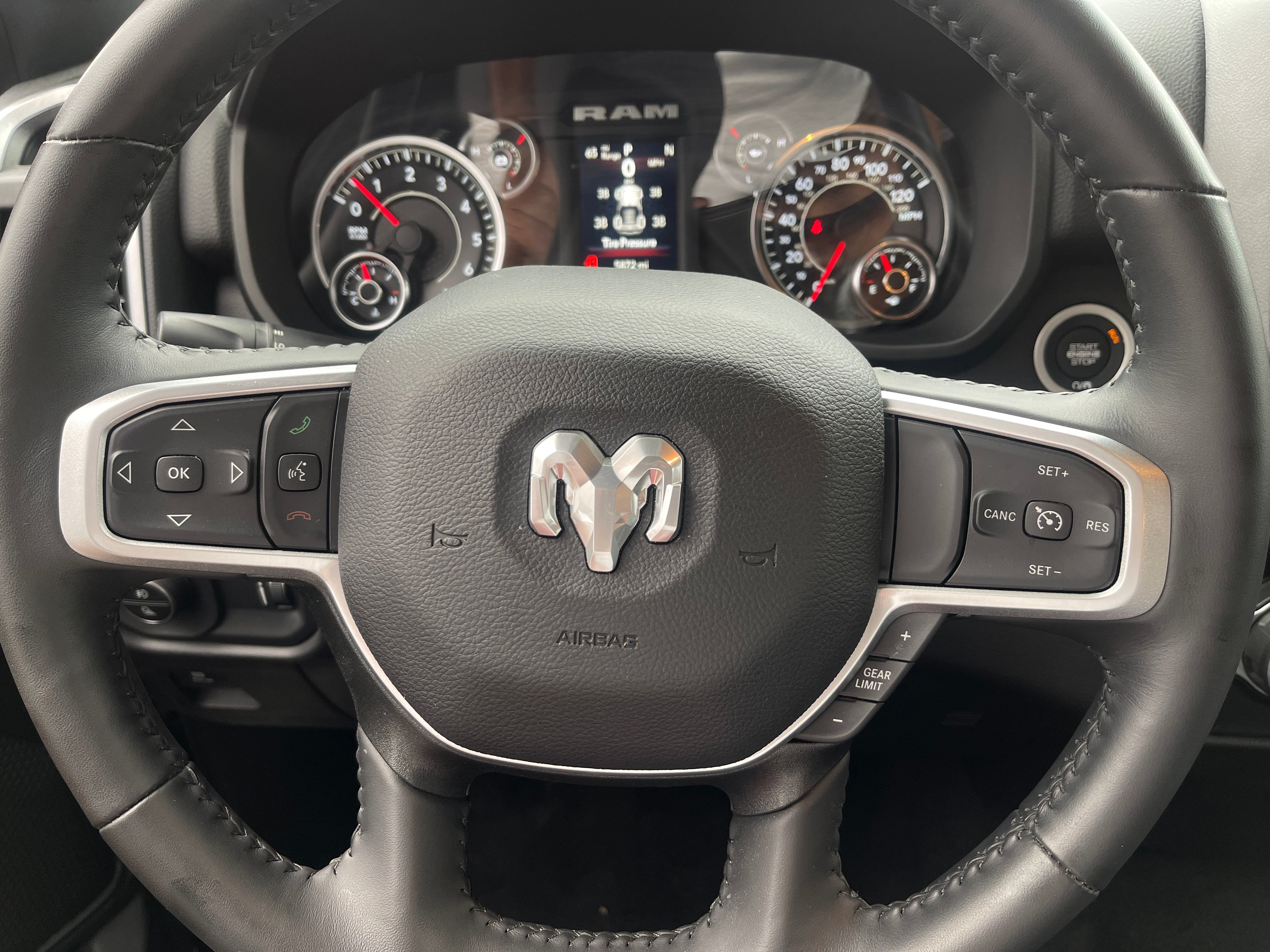 2023 RAM 1500 Big Horn 5