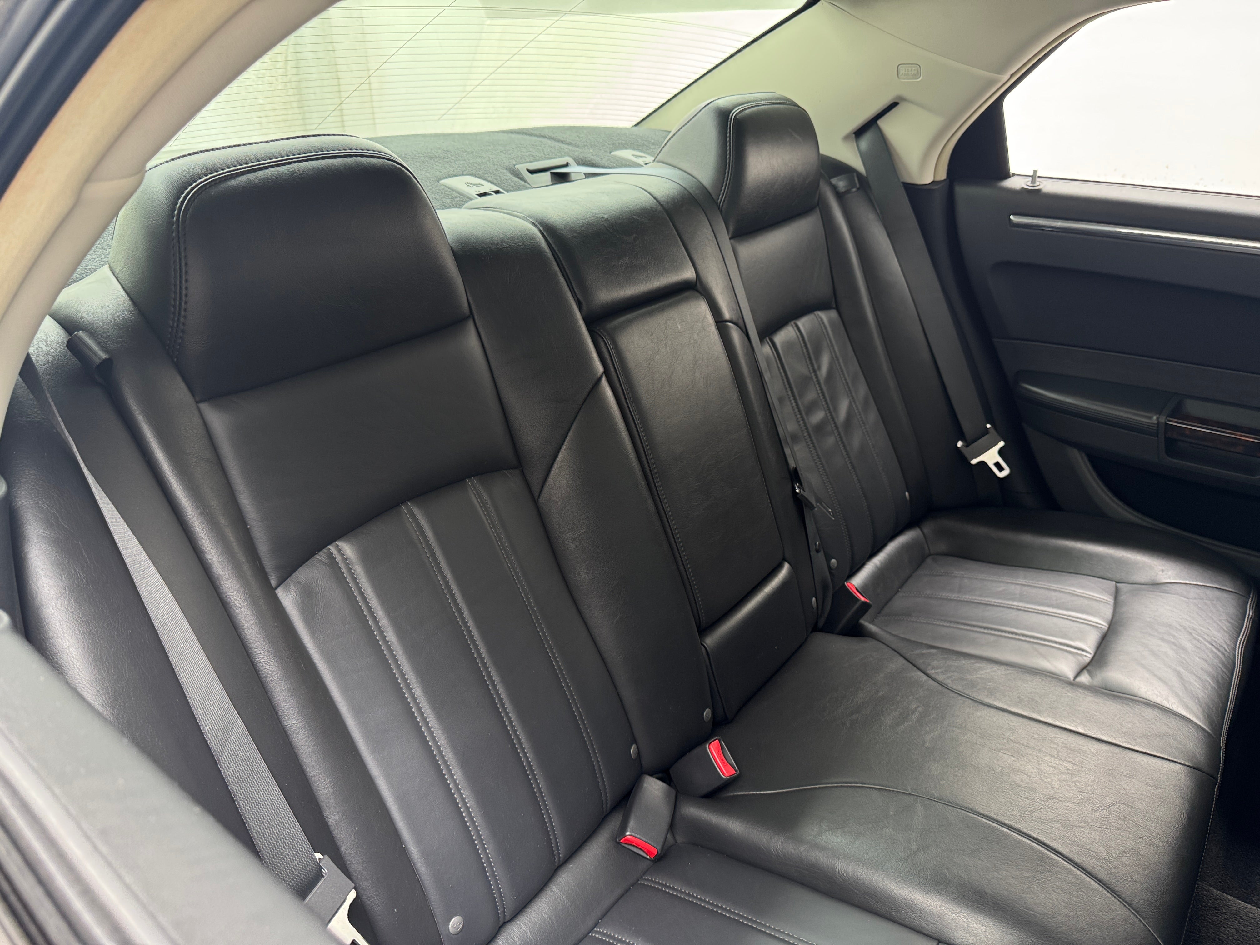 2010 Chrysler 300 C 5