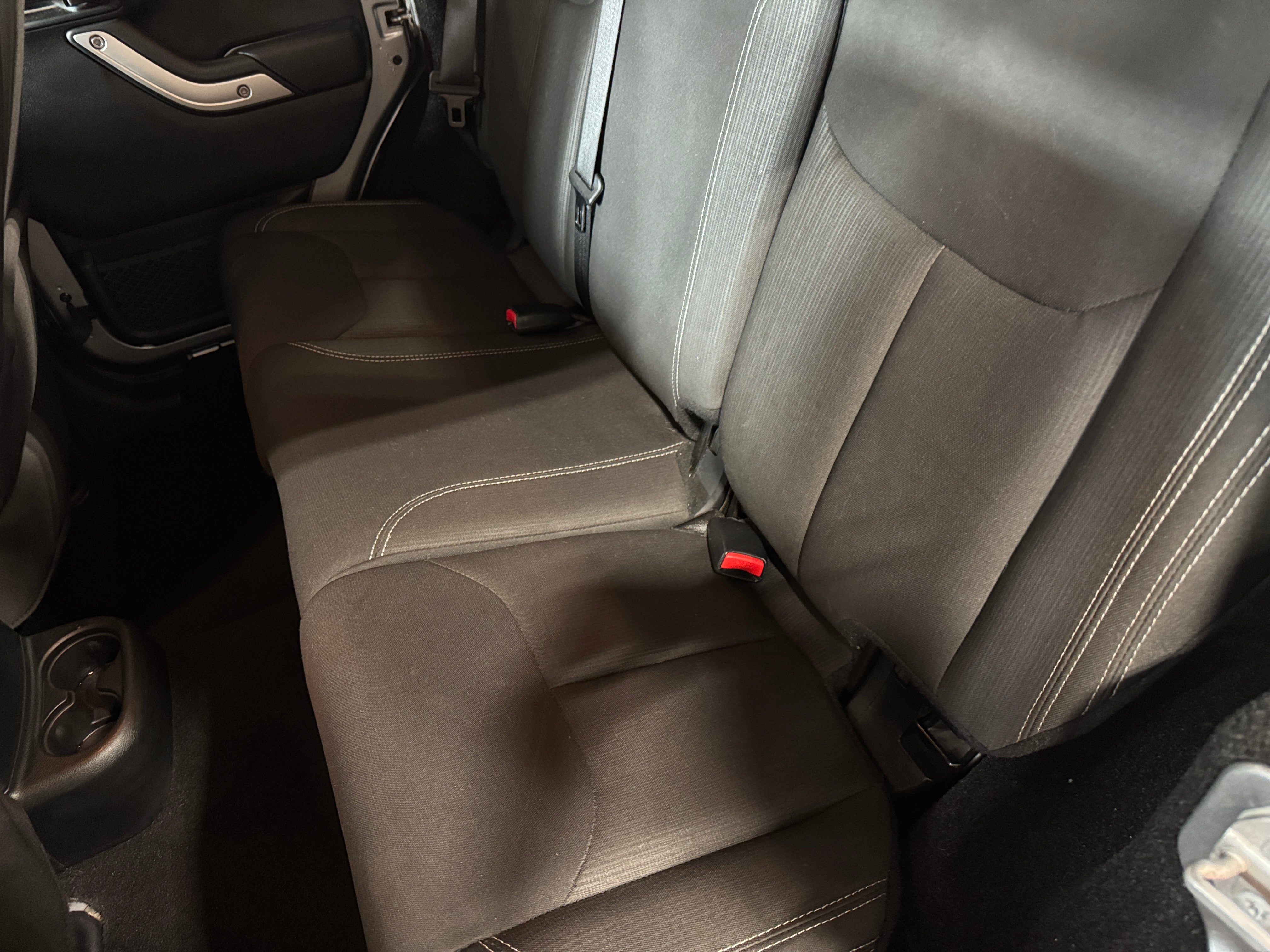 2017 Jeep Wrangler Unlimited Sahara 6