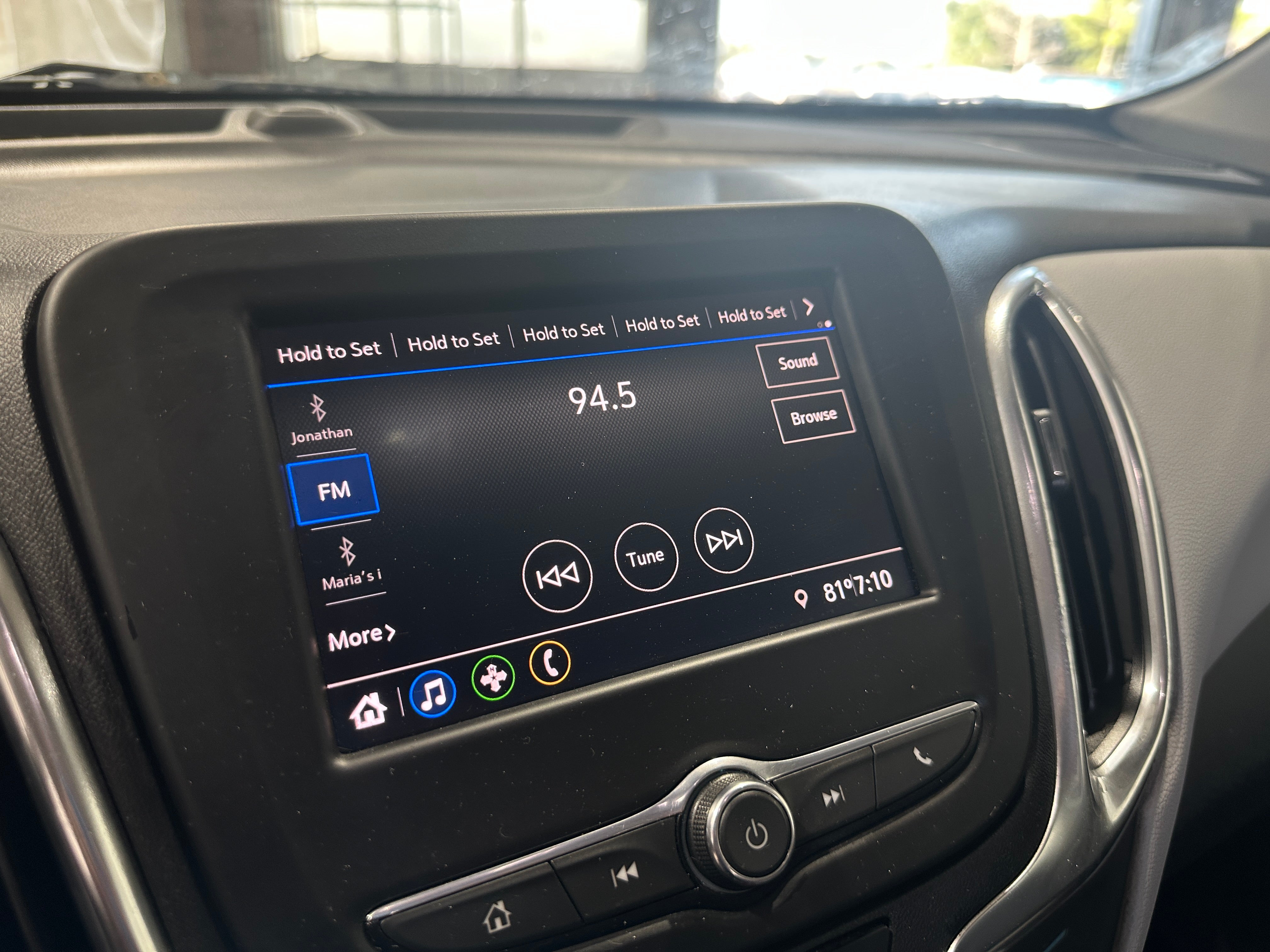 Thumbnail: 2021 Chevrolet Equinox - 4