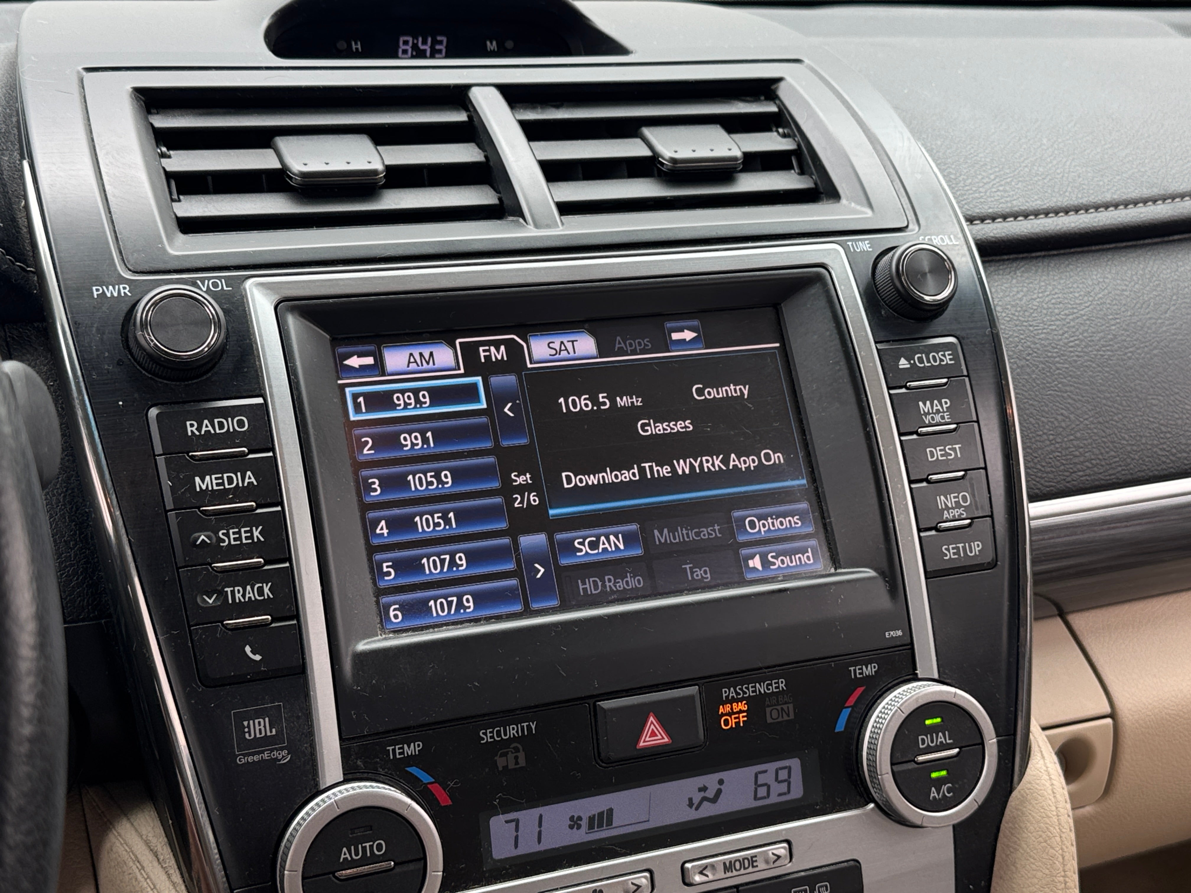 2012 Toyota Camry XLE 4