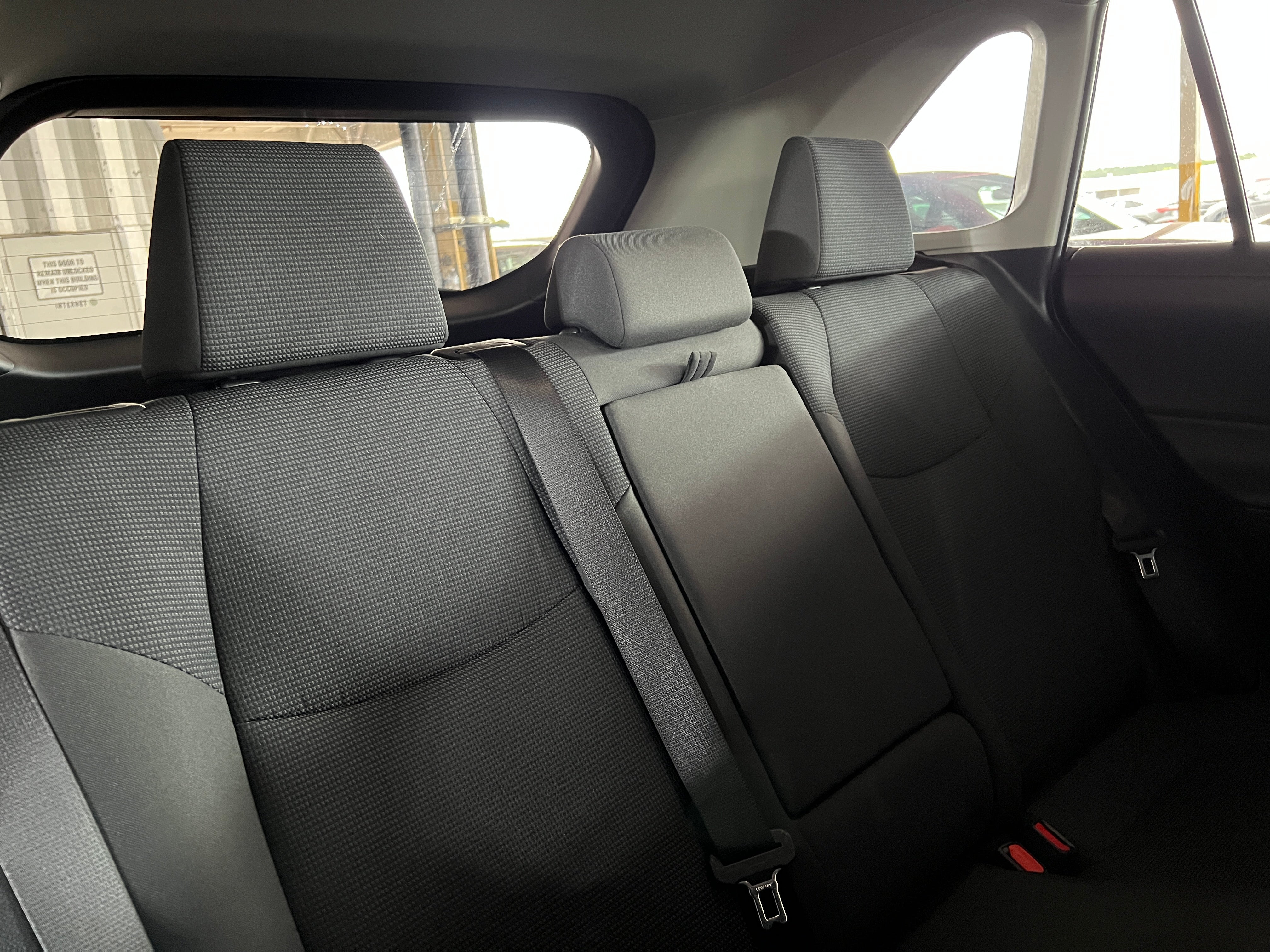 2022 Toyota RAV4 LE 6