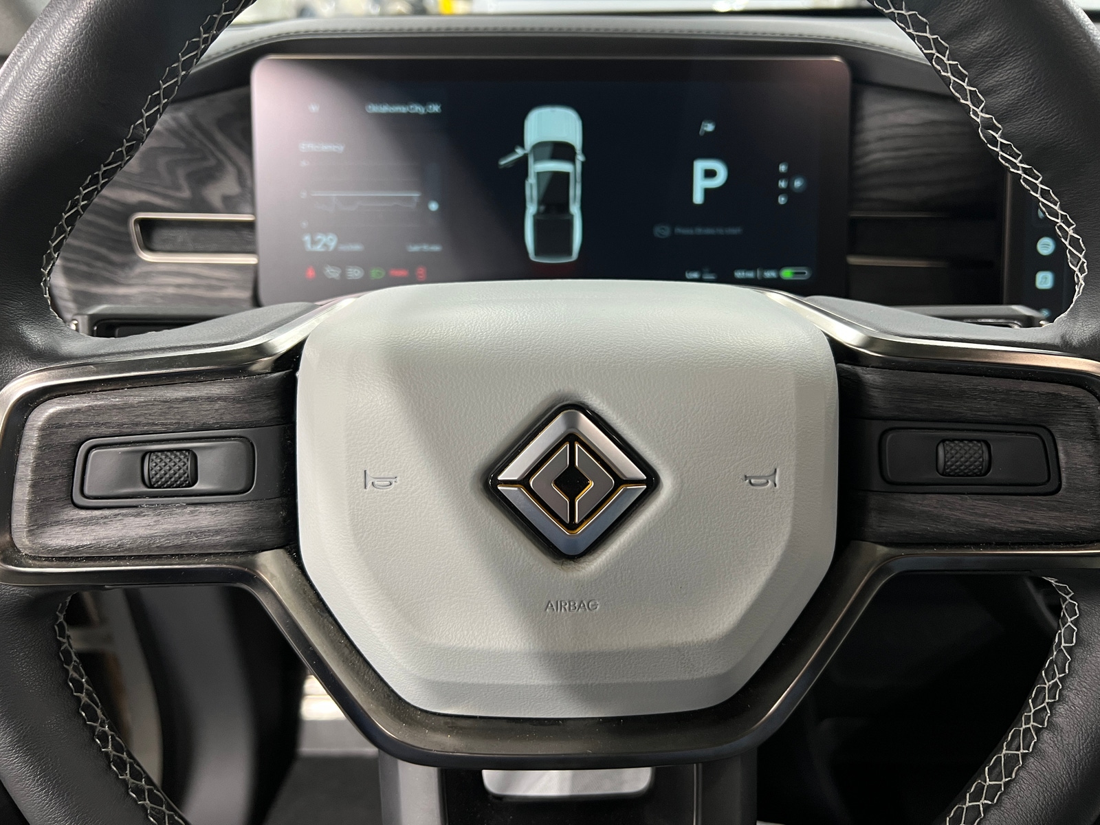 Thumbnail: 2022 Rivian R1T - 4