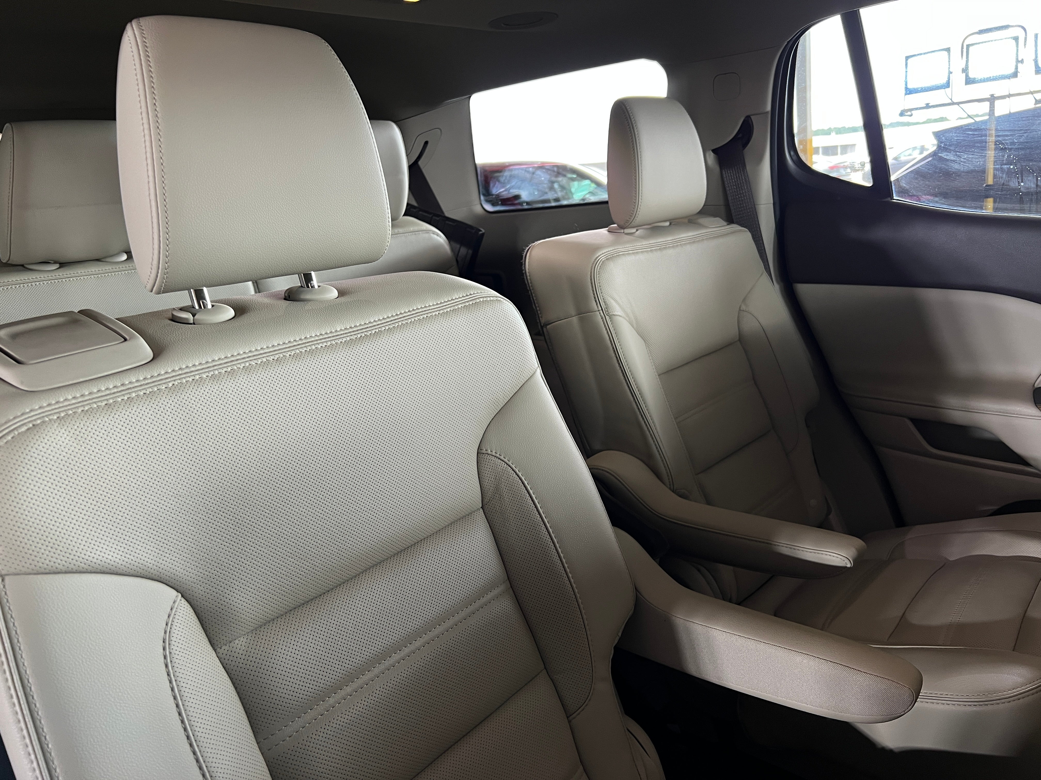 2017 GMC Acadia Denali 5