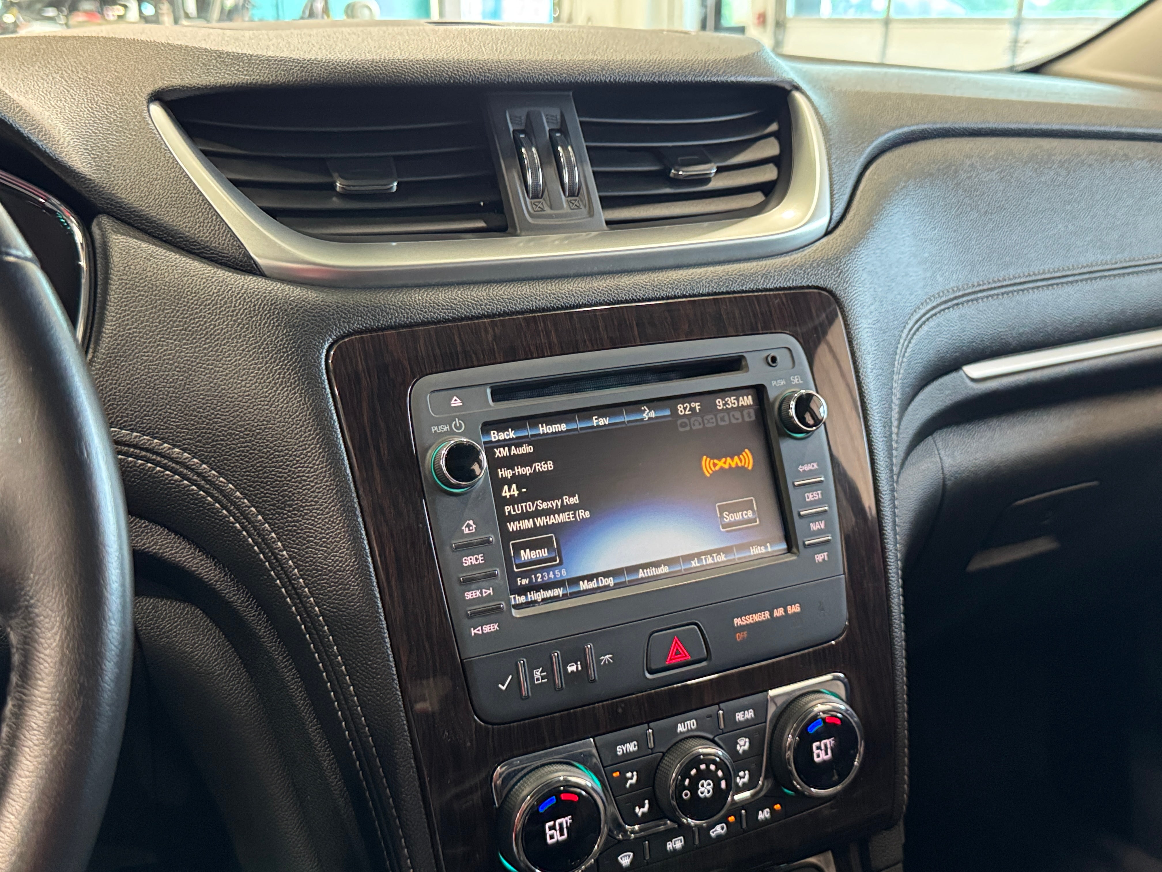 2016 Chevrolet Traverse LT 3