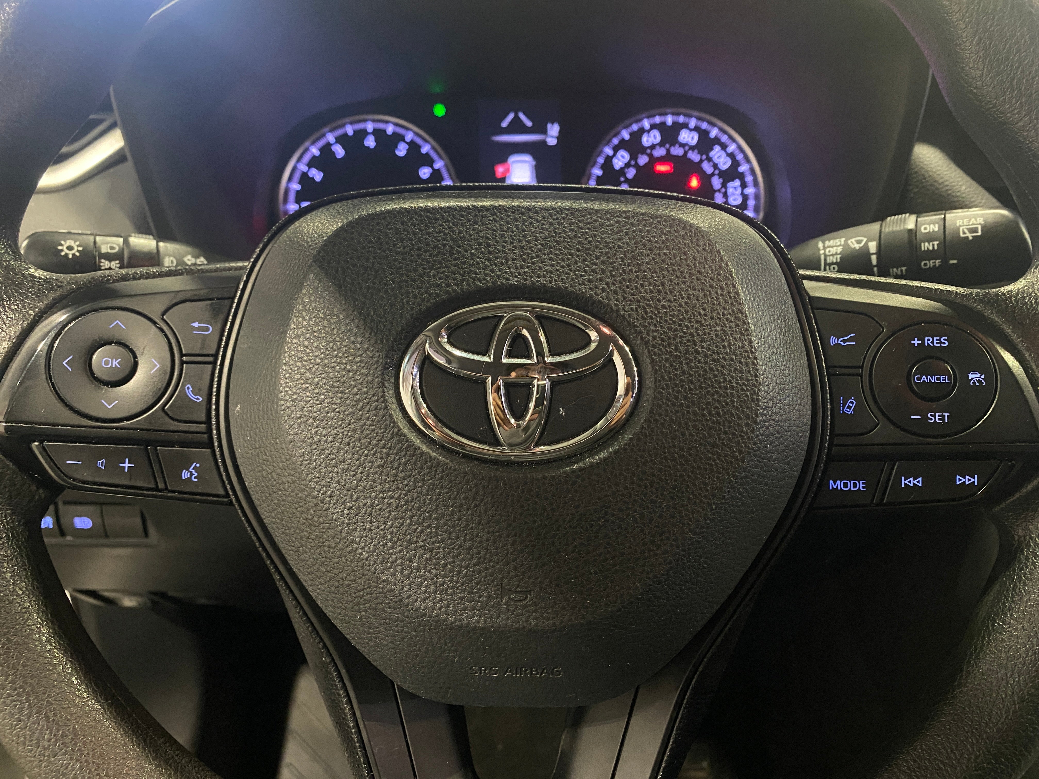 2020 Toyota RAV4 XLE 5