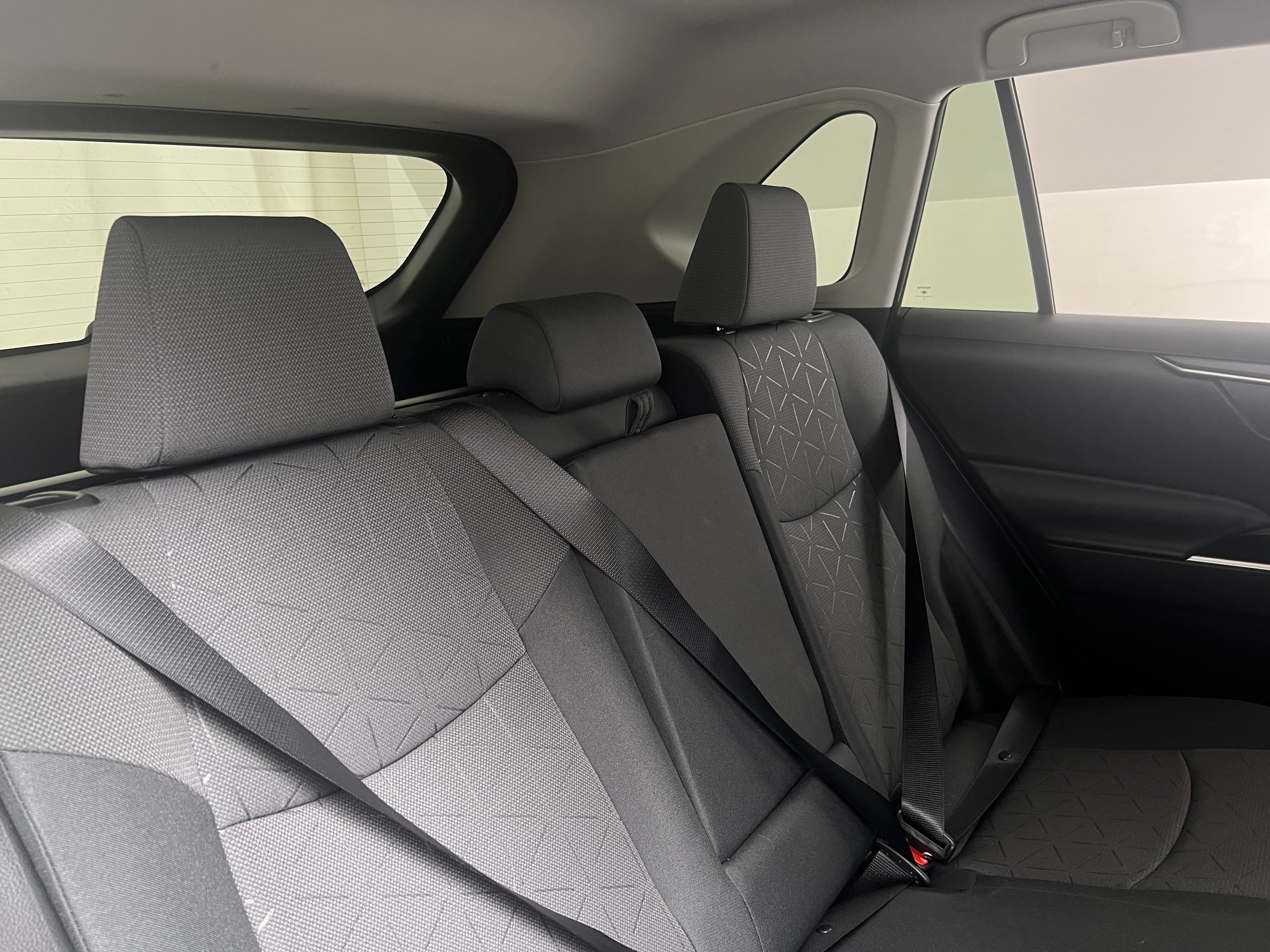 2023 Toyota RAV4 XLE 6