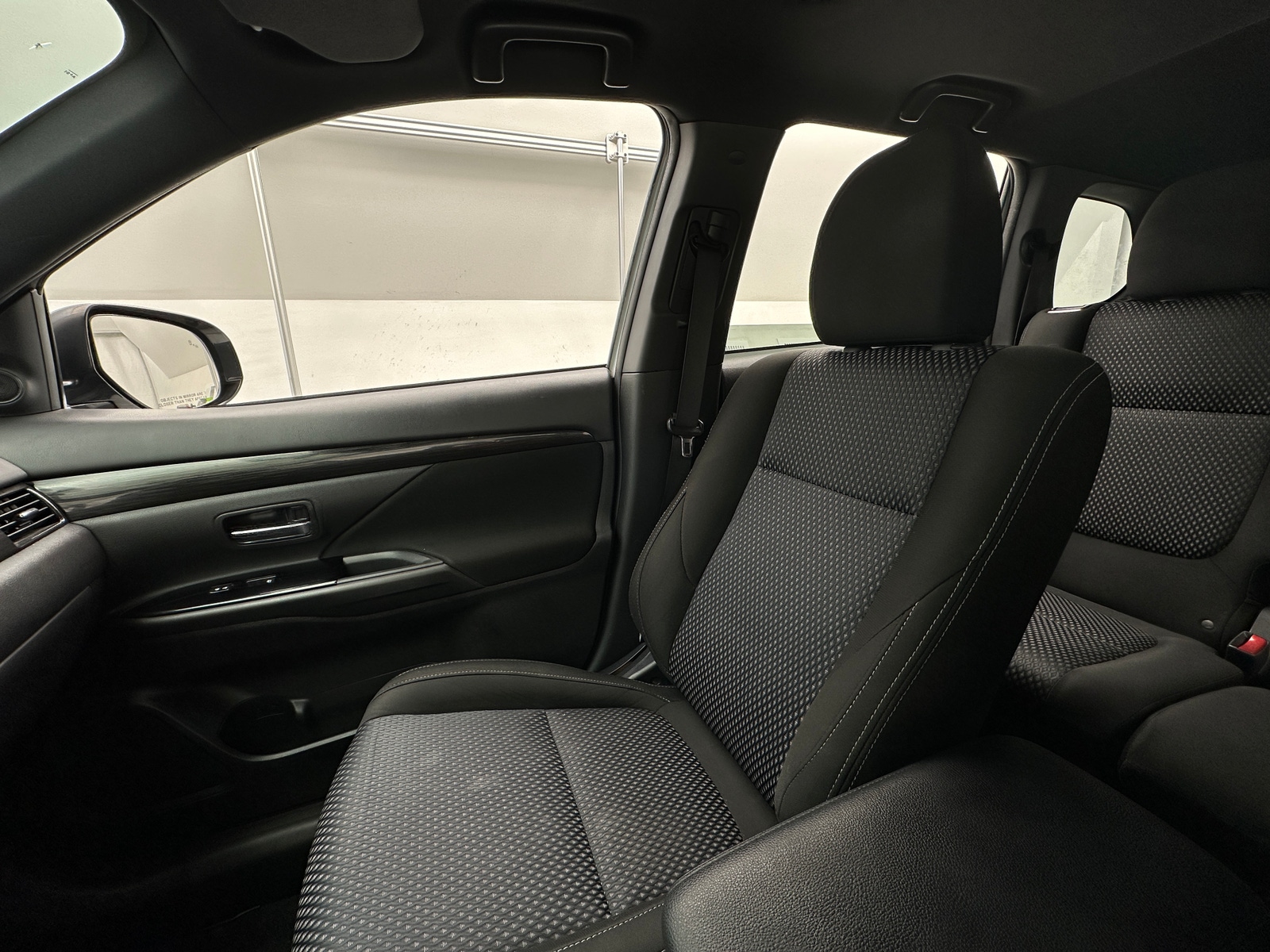 Thumbnail: 2018 Mitsubishi Outlander - 2