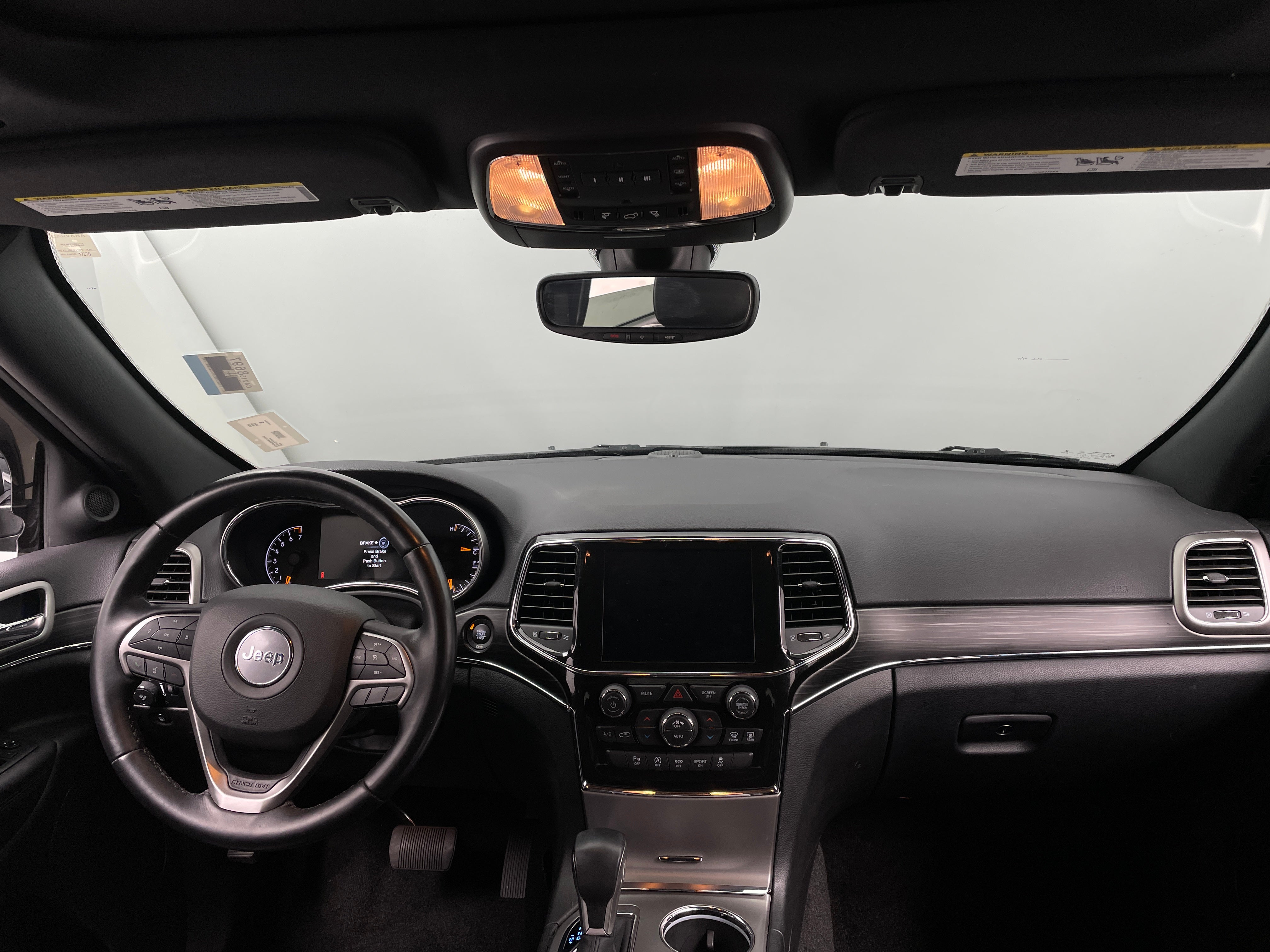 2022 Jeep Grand Cherokee Limited Edition 2