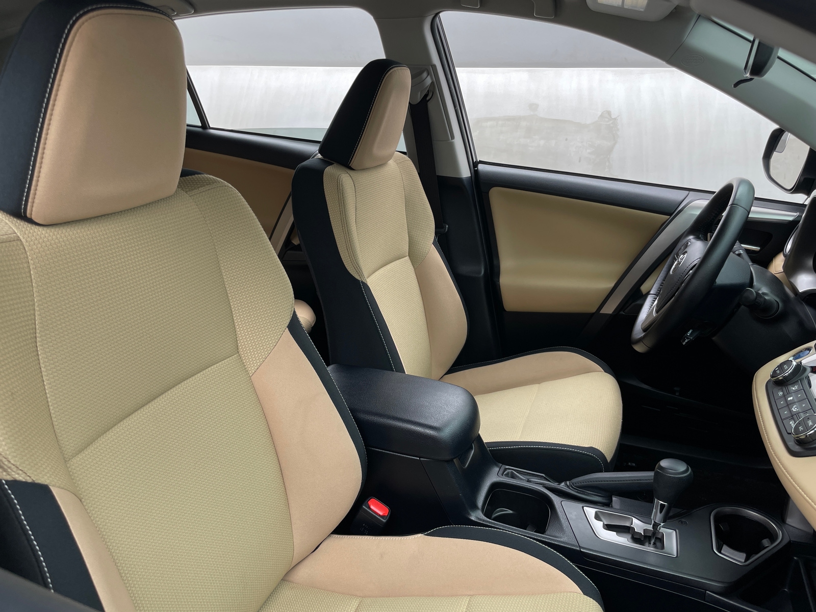 Thumbnail: 2016 Toyota RAV4 - 2
