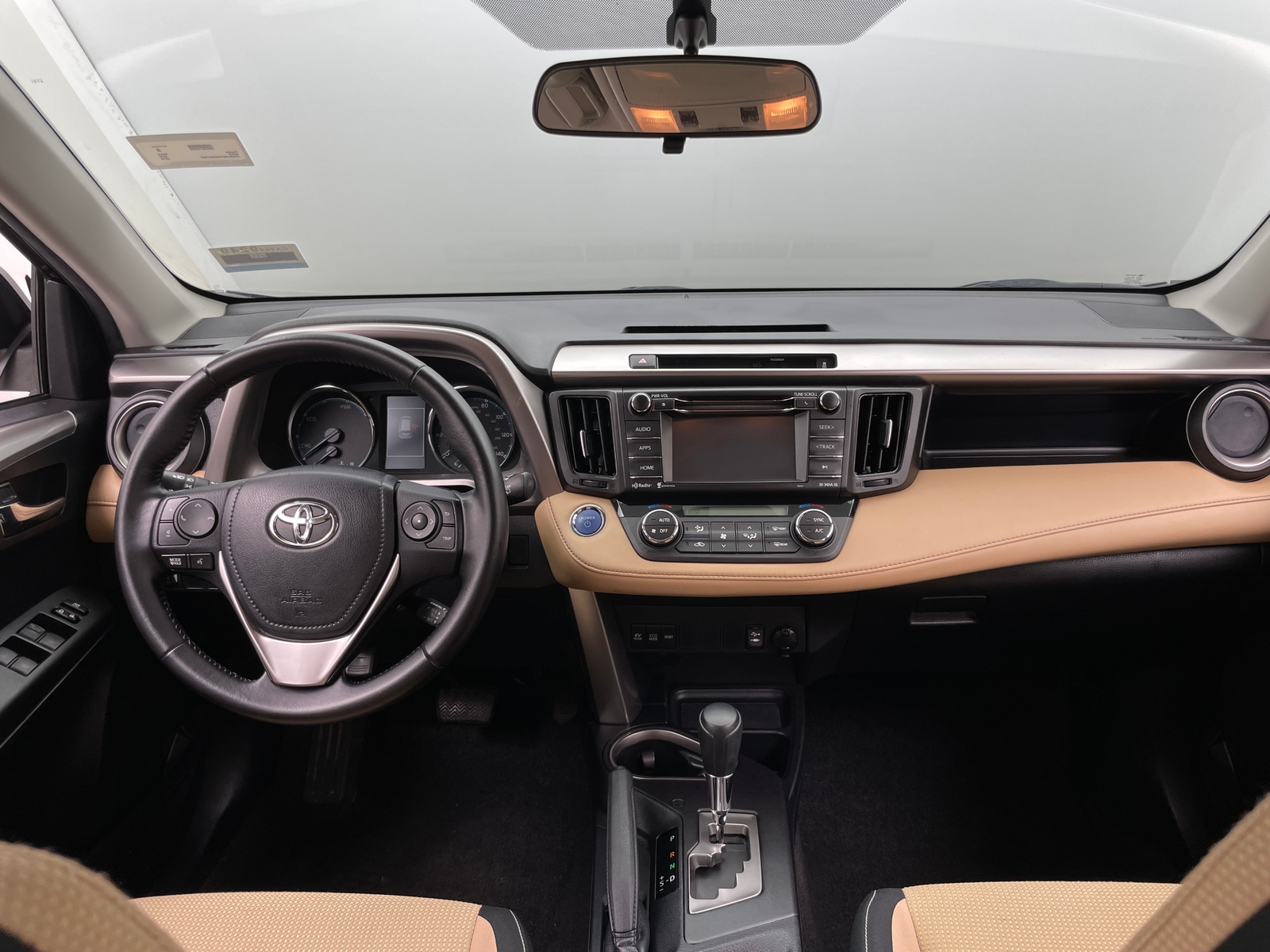 Thumbnail: 2016 Toyota RAV4 - 3