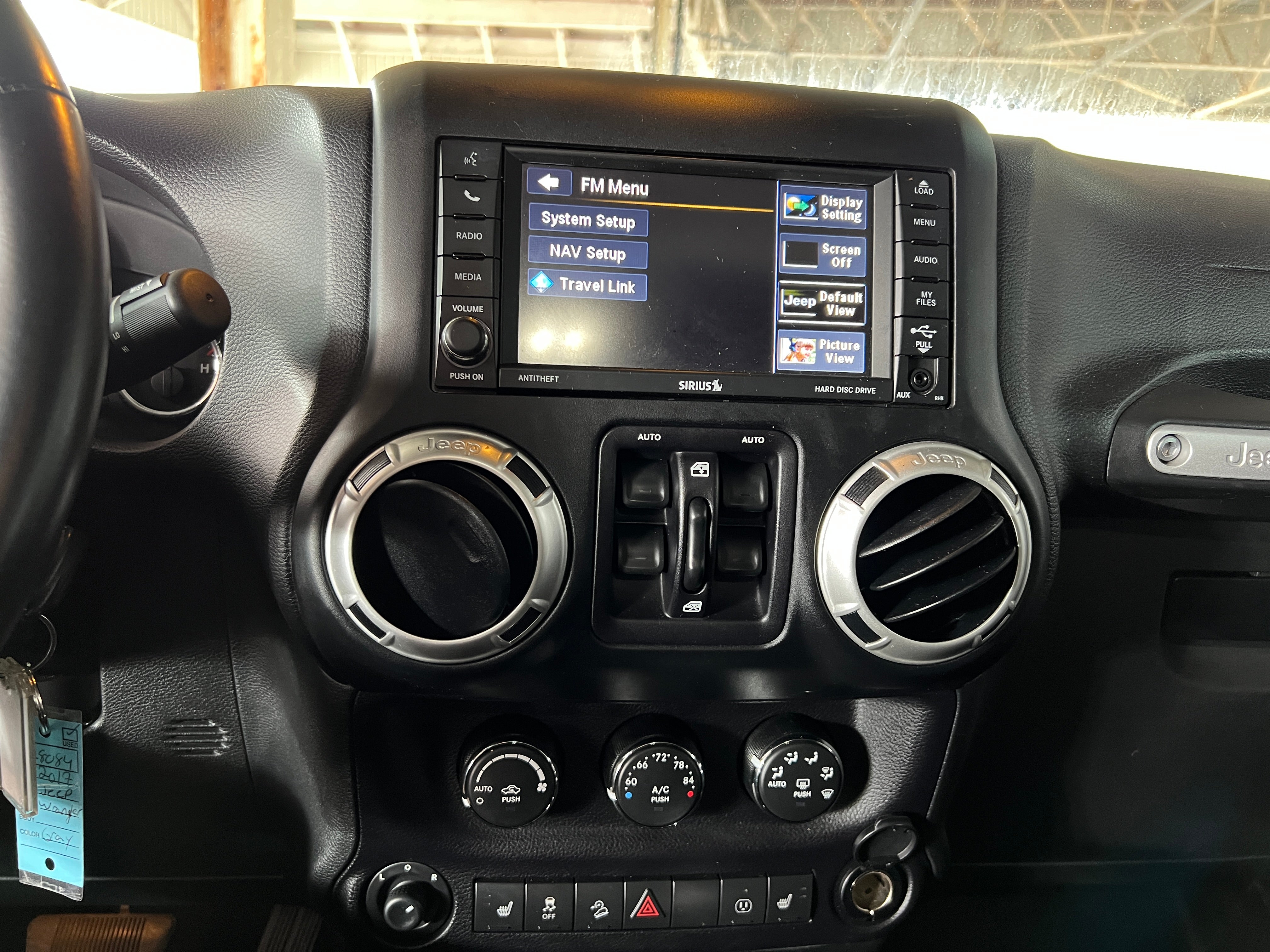 2017 Jeep Wrangler Unlimited Sahara 3