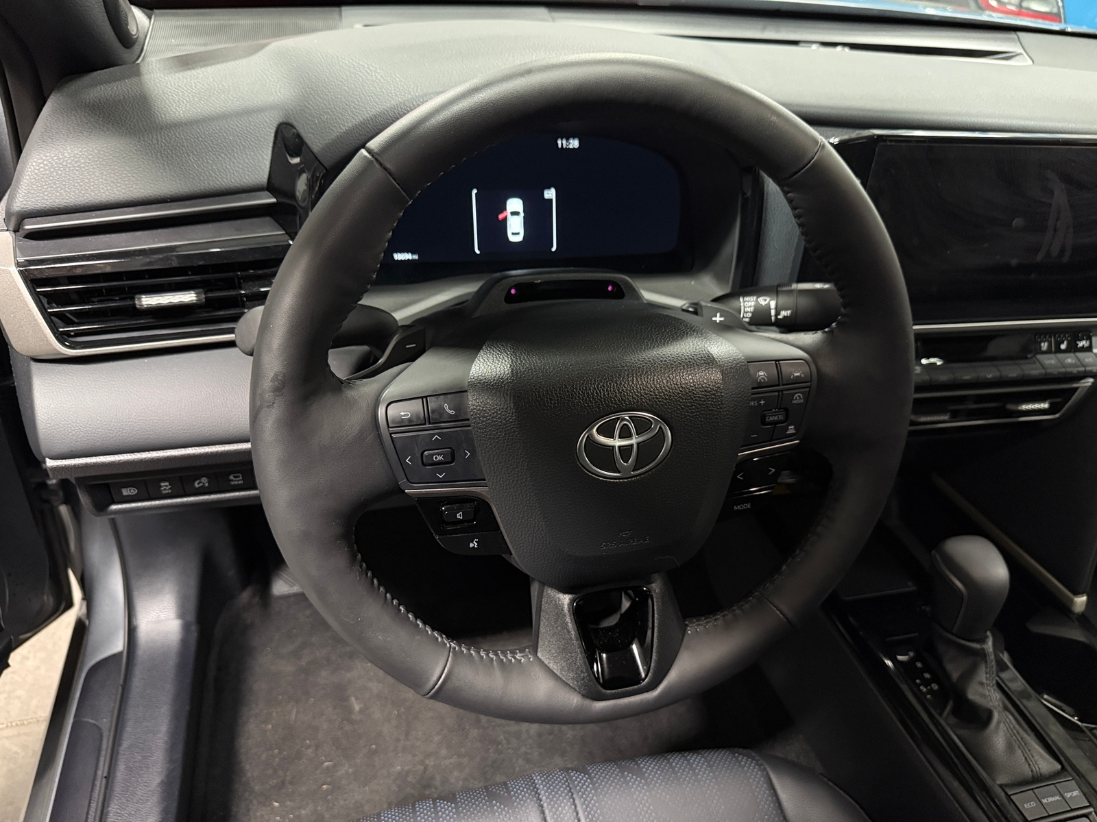 Thumbnail: 2025 Toyota Camry - 4