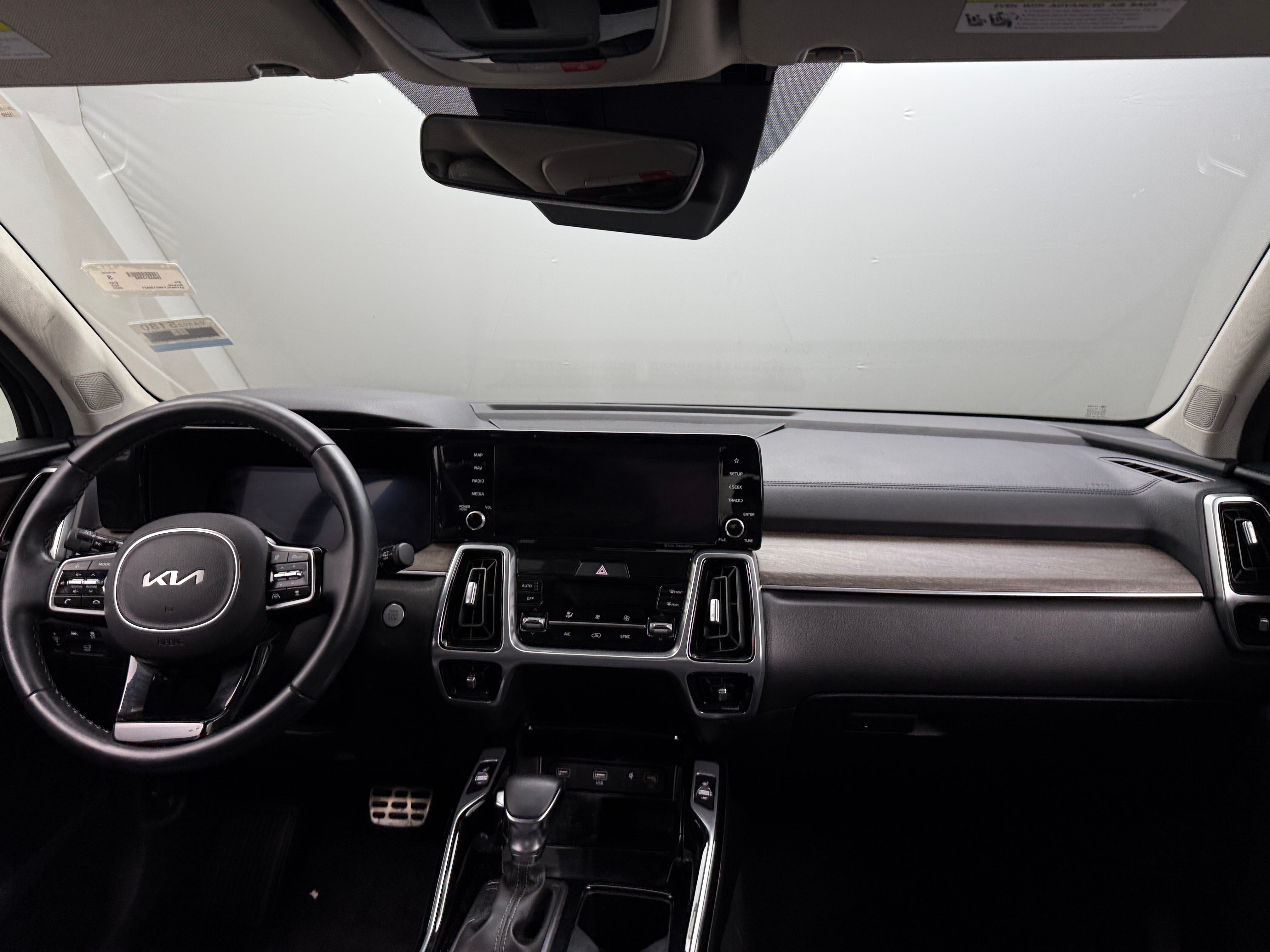 Thumbnail: 2022 Kia Sorento - 3