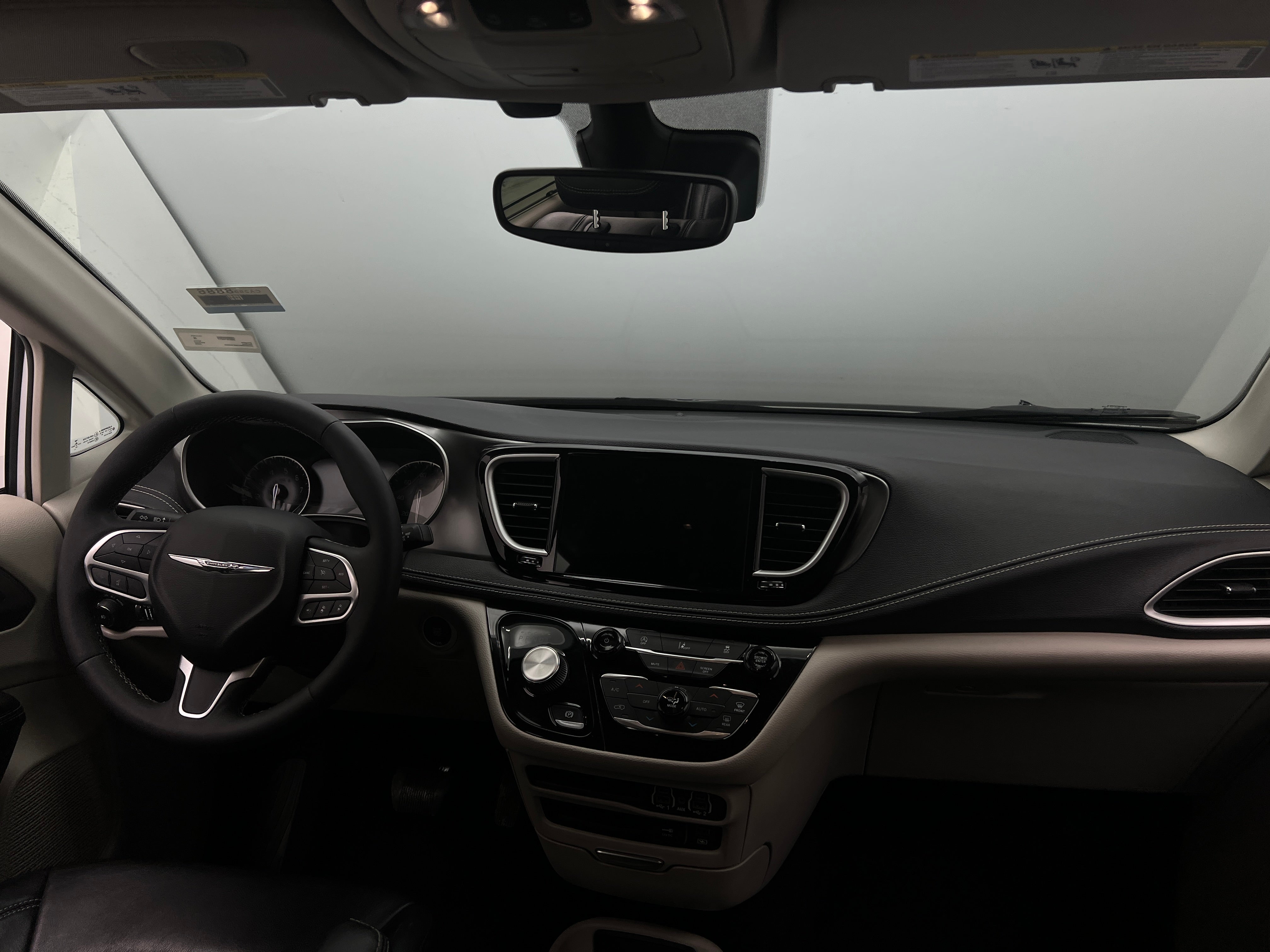 2022 Chrysler Pacifica Touring L 2
