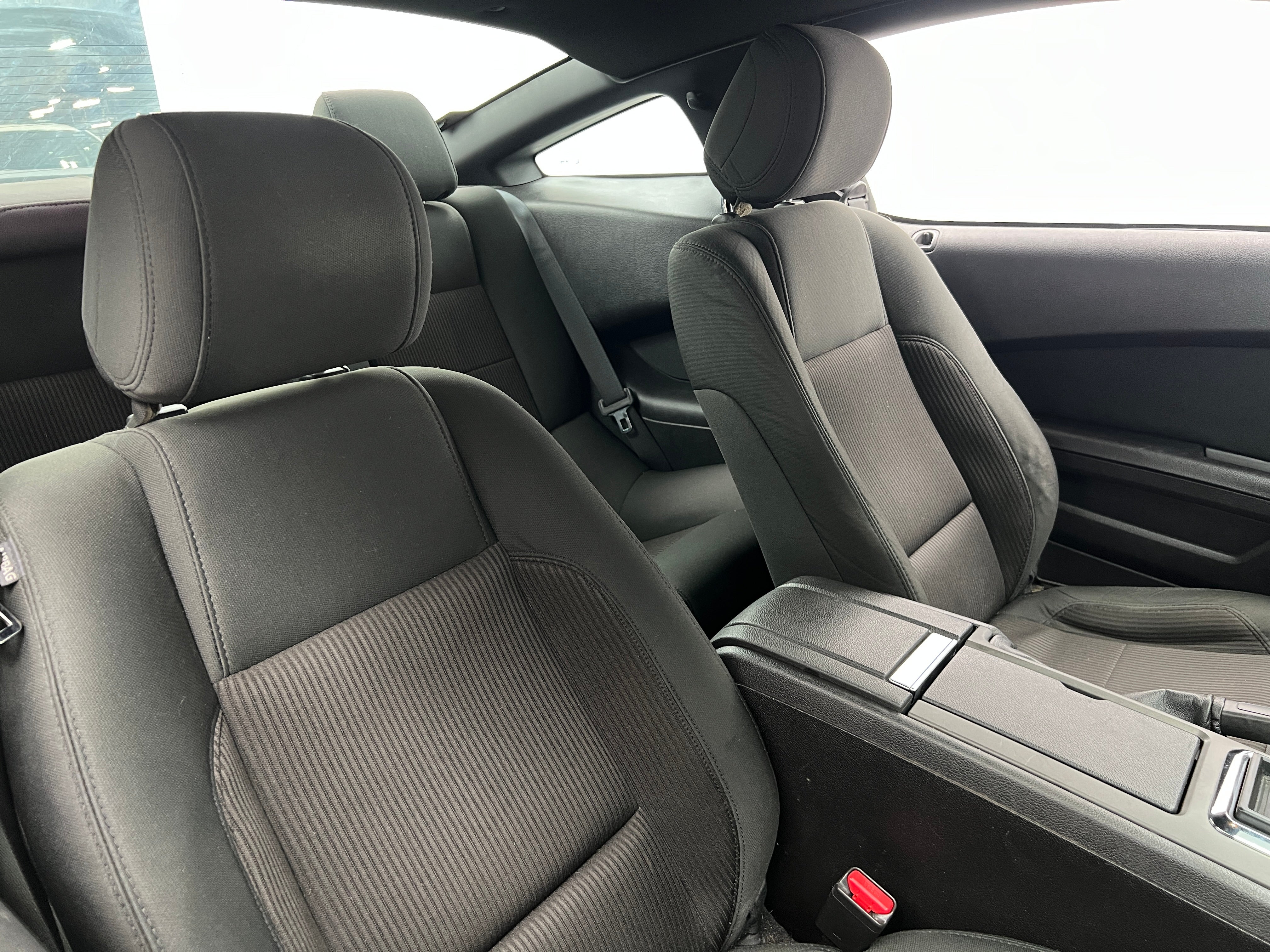 2014 Ford Mustang V6 2