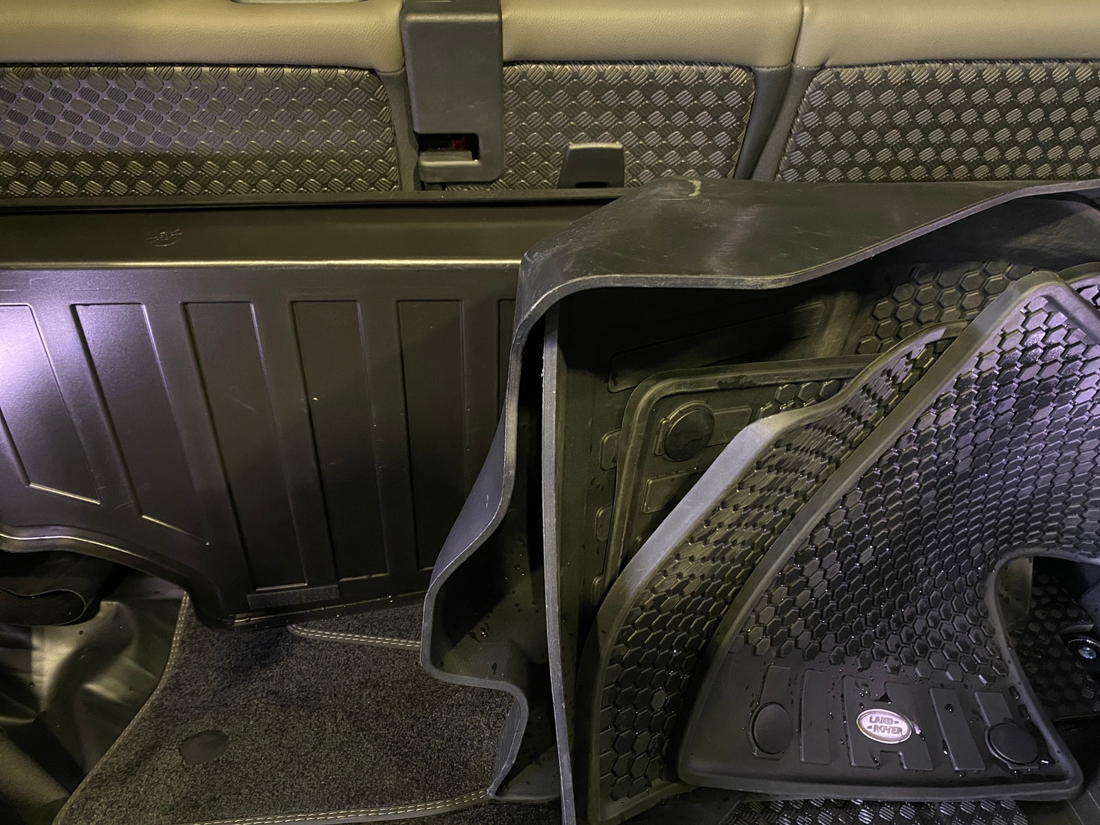 Thumbnail: 2023 Land Rover Defender - 6