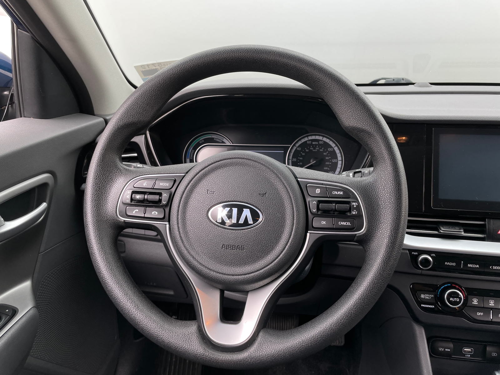 Thumbnail: 2020 Kia Niro - 5