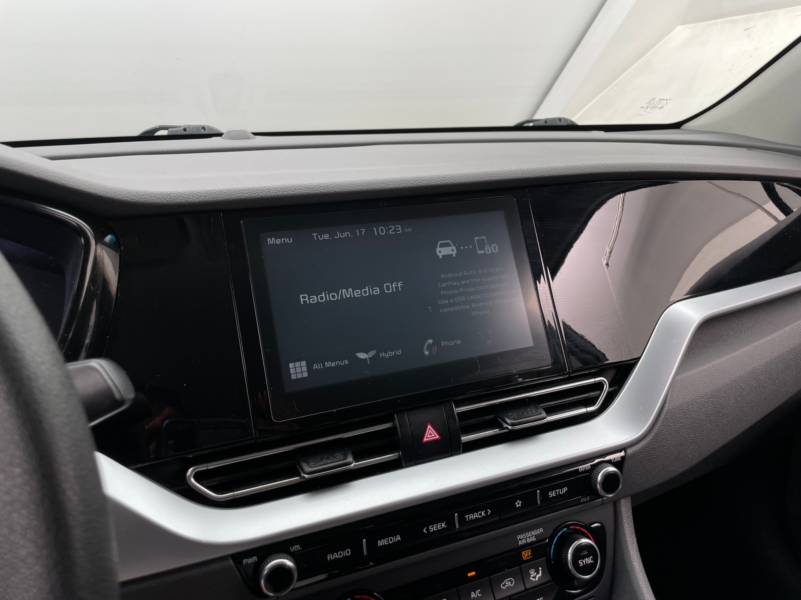 Thumbnail: 2020 Kia Niro - 4