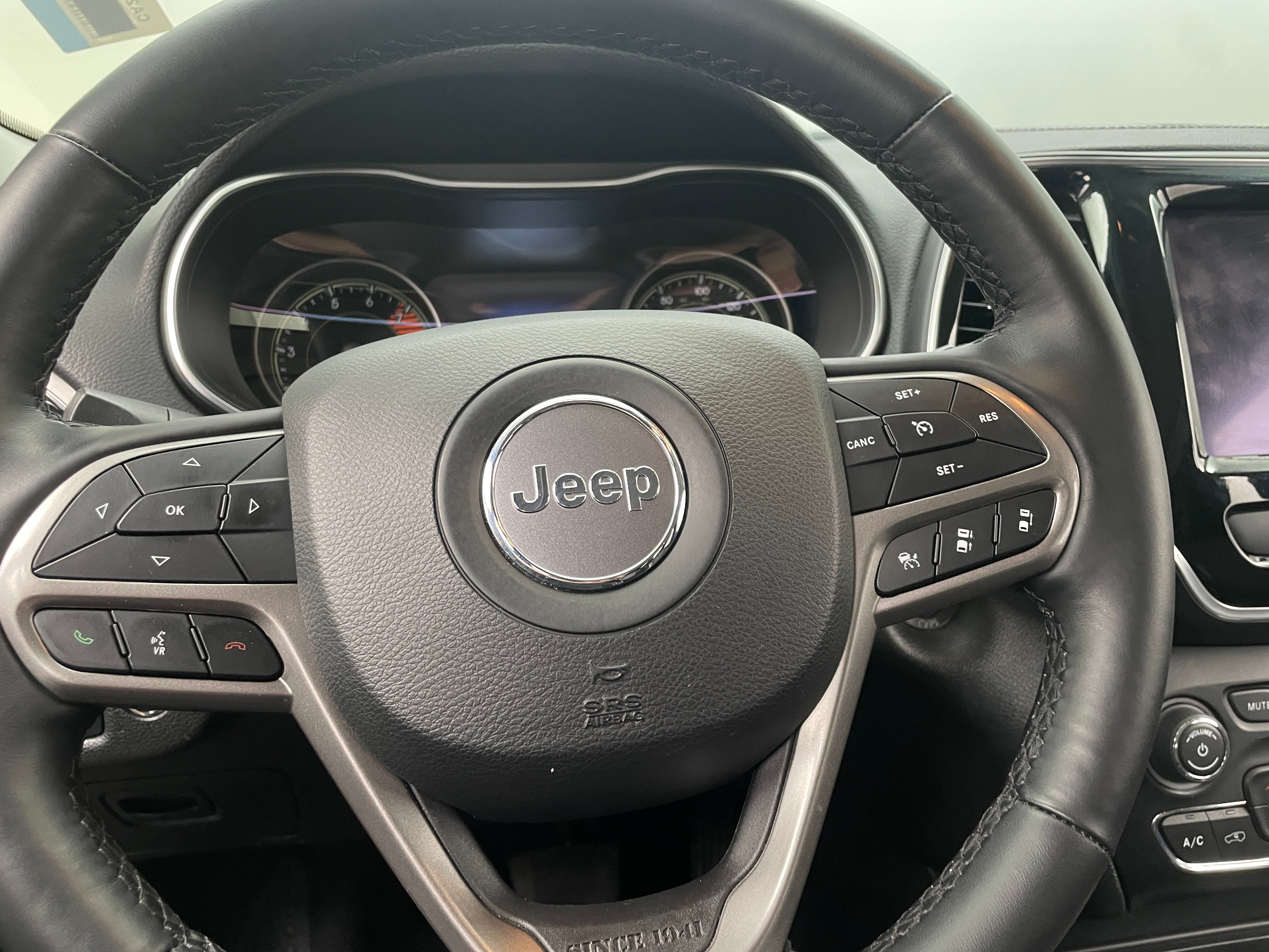 2022 Jeep Cherokee Limited Edition 4