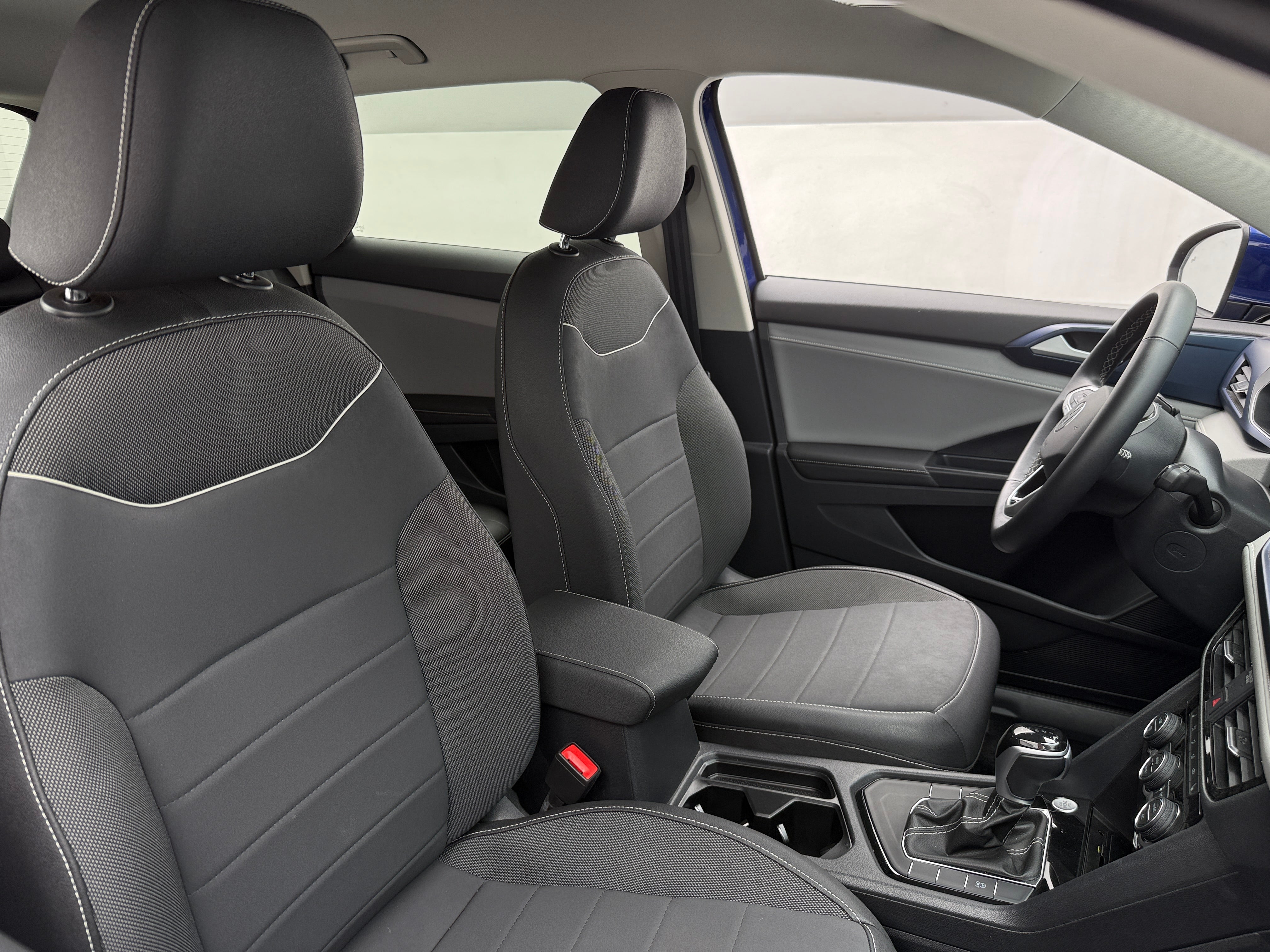2024 Volkswagen Taos SE 2