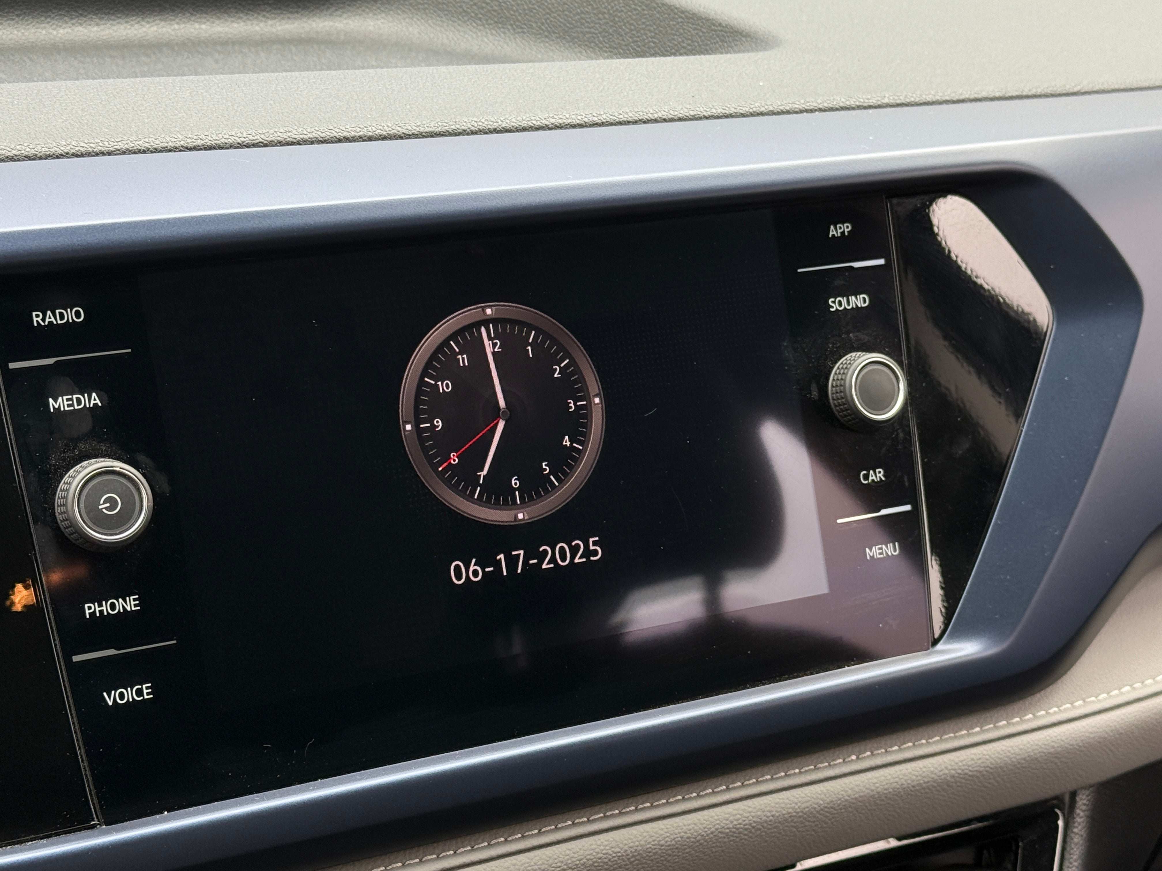 2024 Volkswagen Taos SE 4