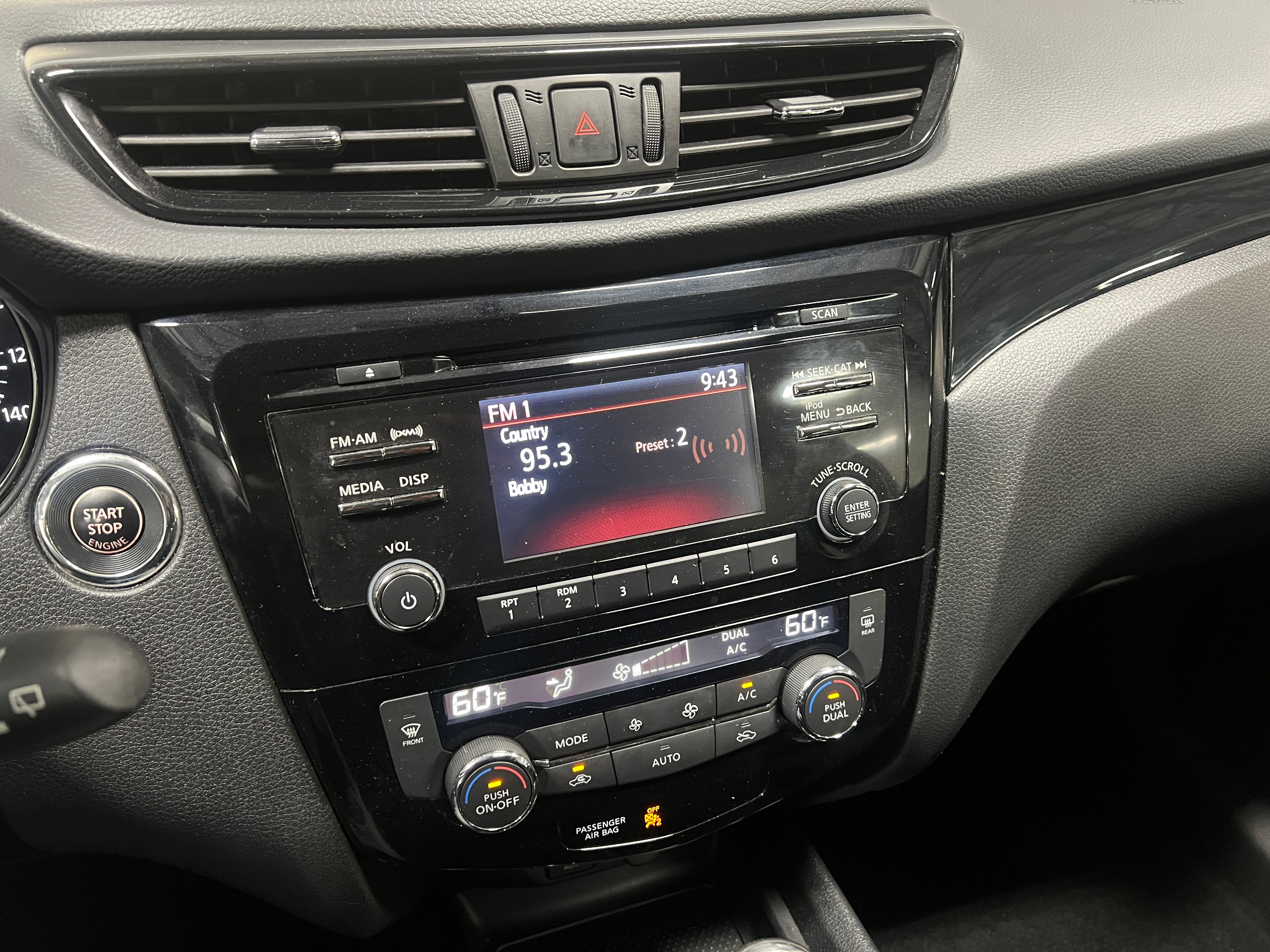 2017 Nissan Rogue Sport SV 4