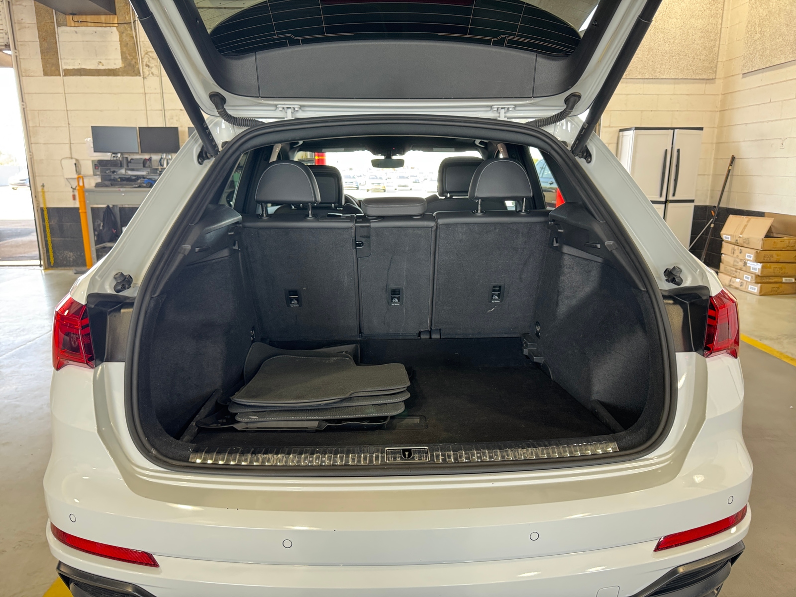 Thumbnail: 2022 Audi Q3 - 6
