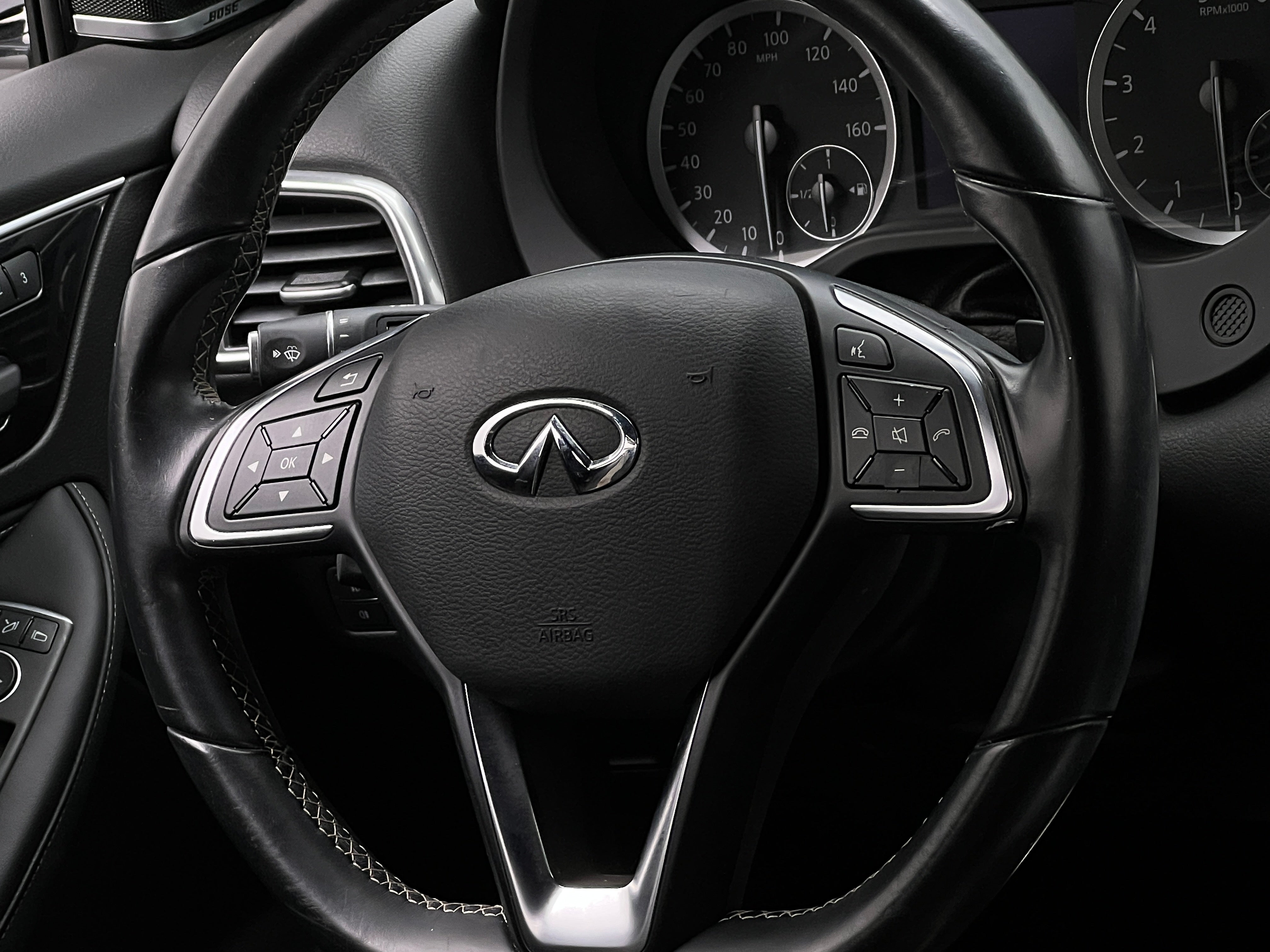 2017 INFINITI QX30 Base 5