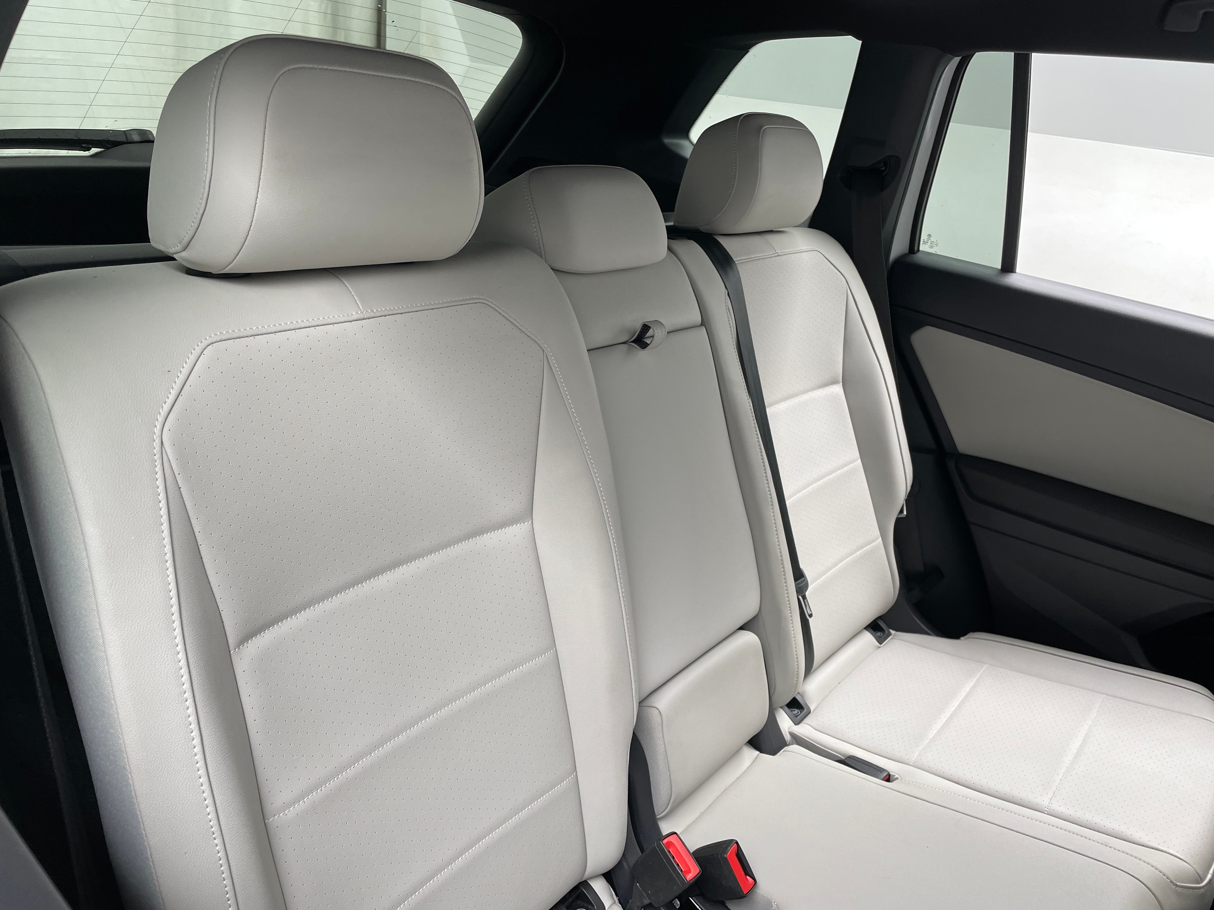 2020 Volkswagen Tiguan SE R-Line Black 5