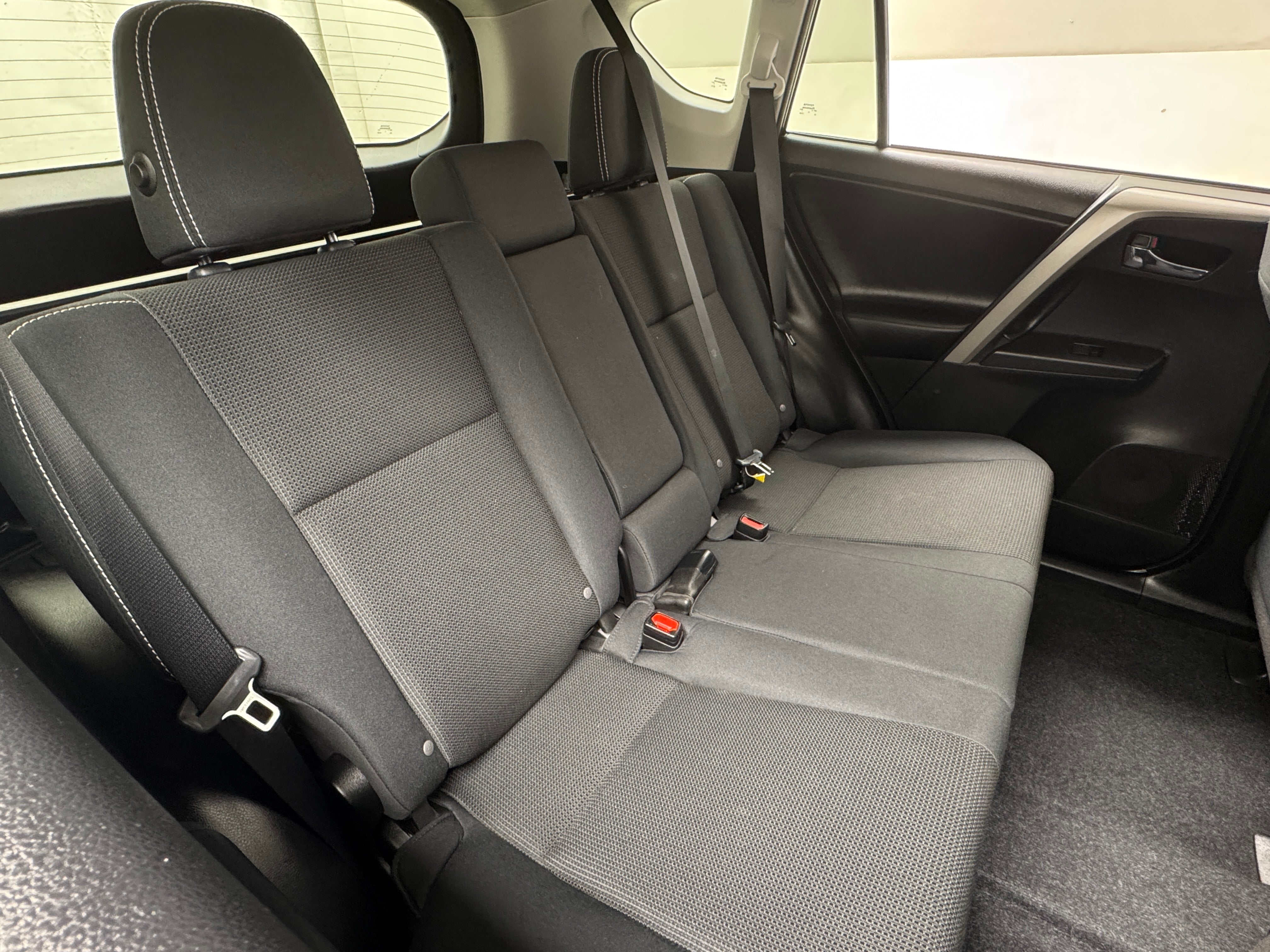 2018 Toyota RAV4 XLE 6