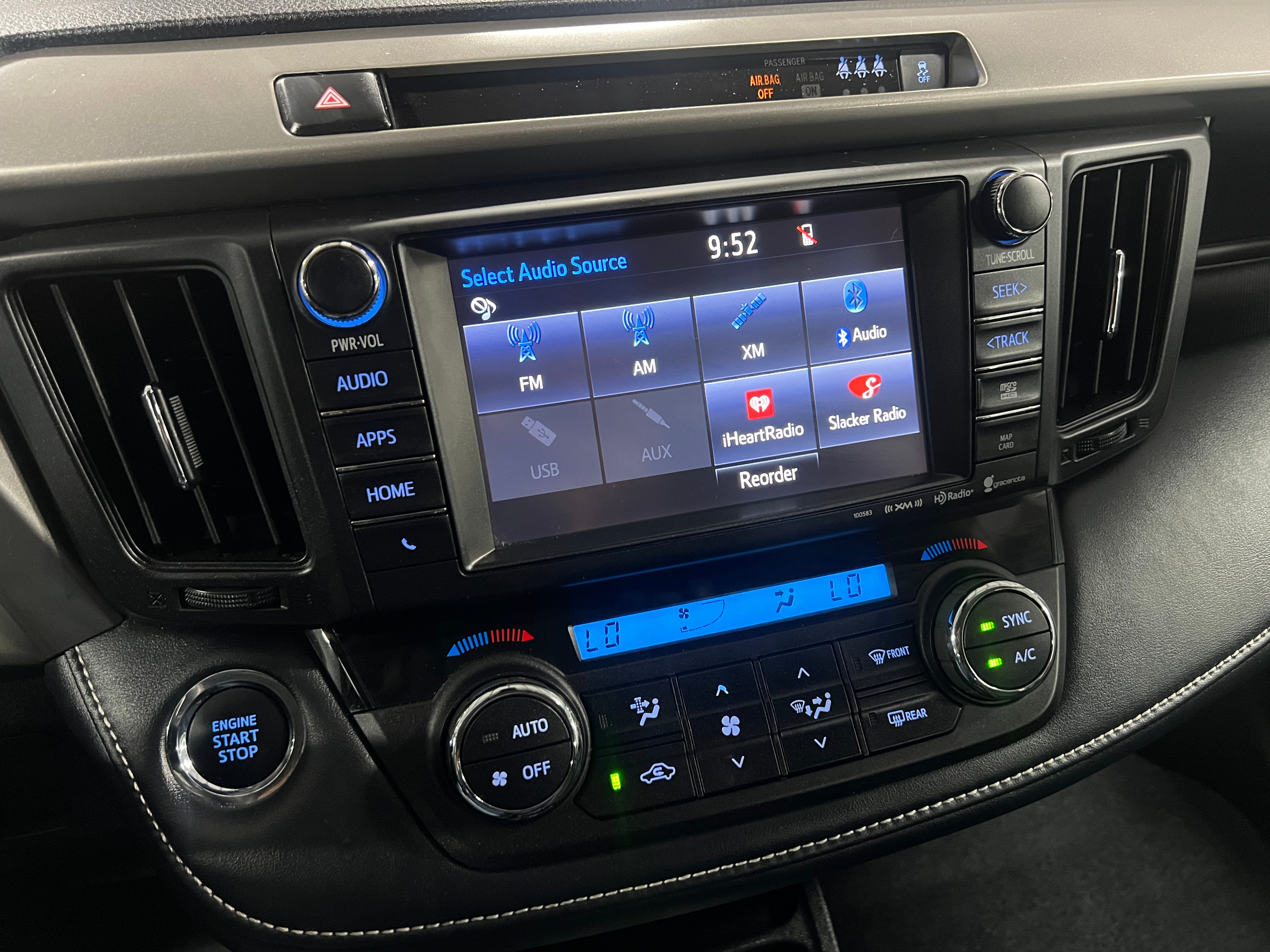 2018 Toyota RAV4 XLE 4