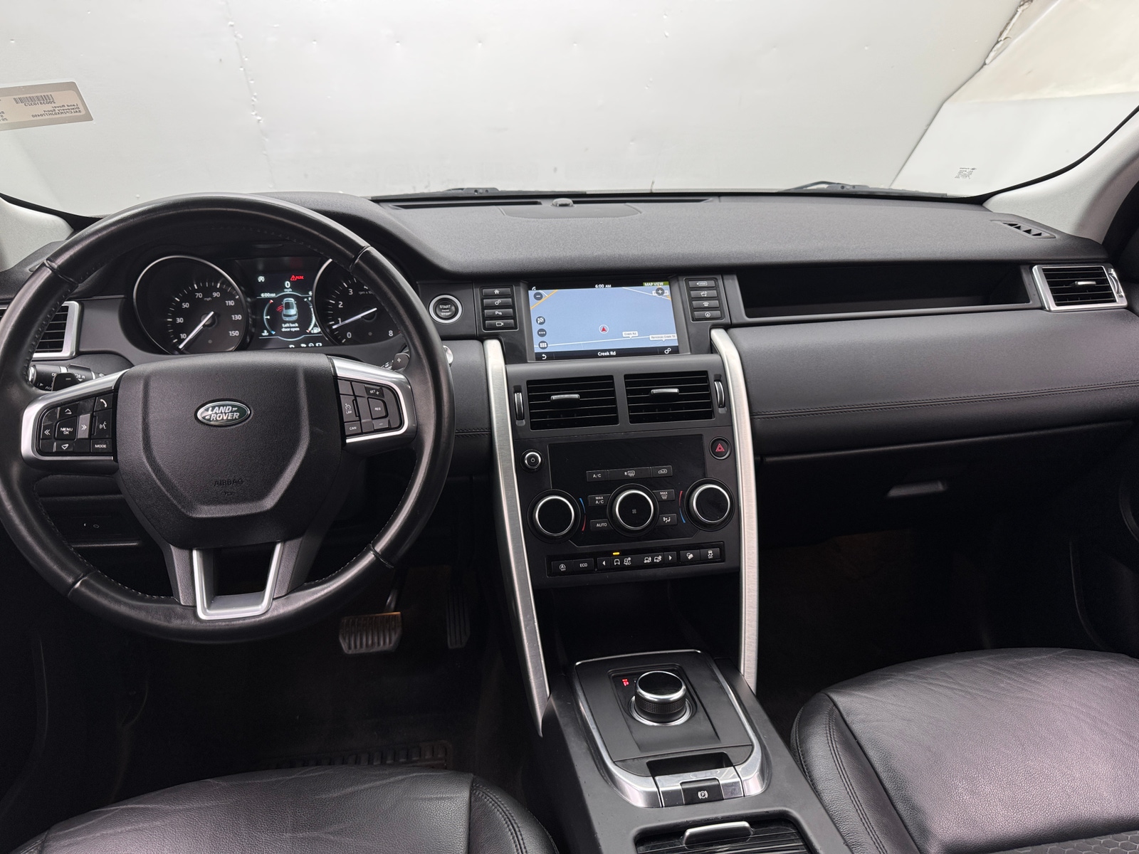 Thumbnail: 2018 Land Rover Discovery Sport - 2