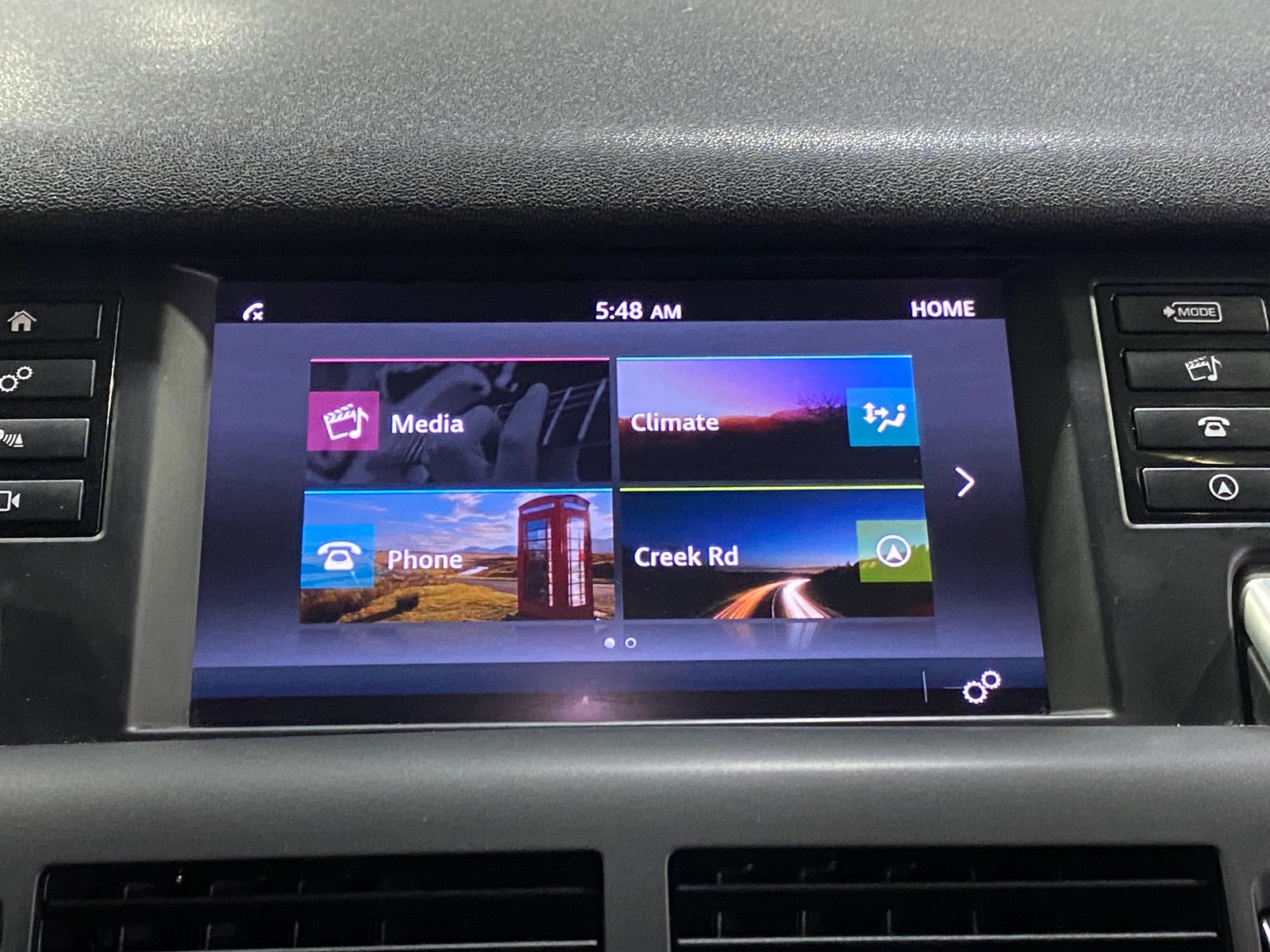 Thumbnail: 2018 Land Rover Discovery Sport - 3