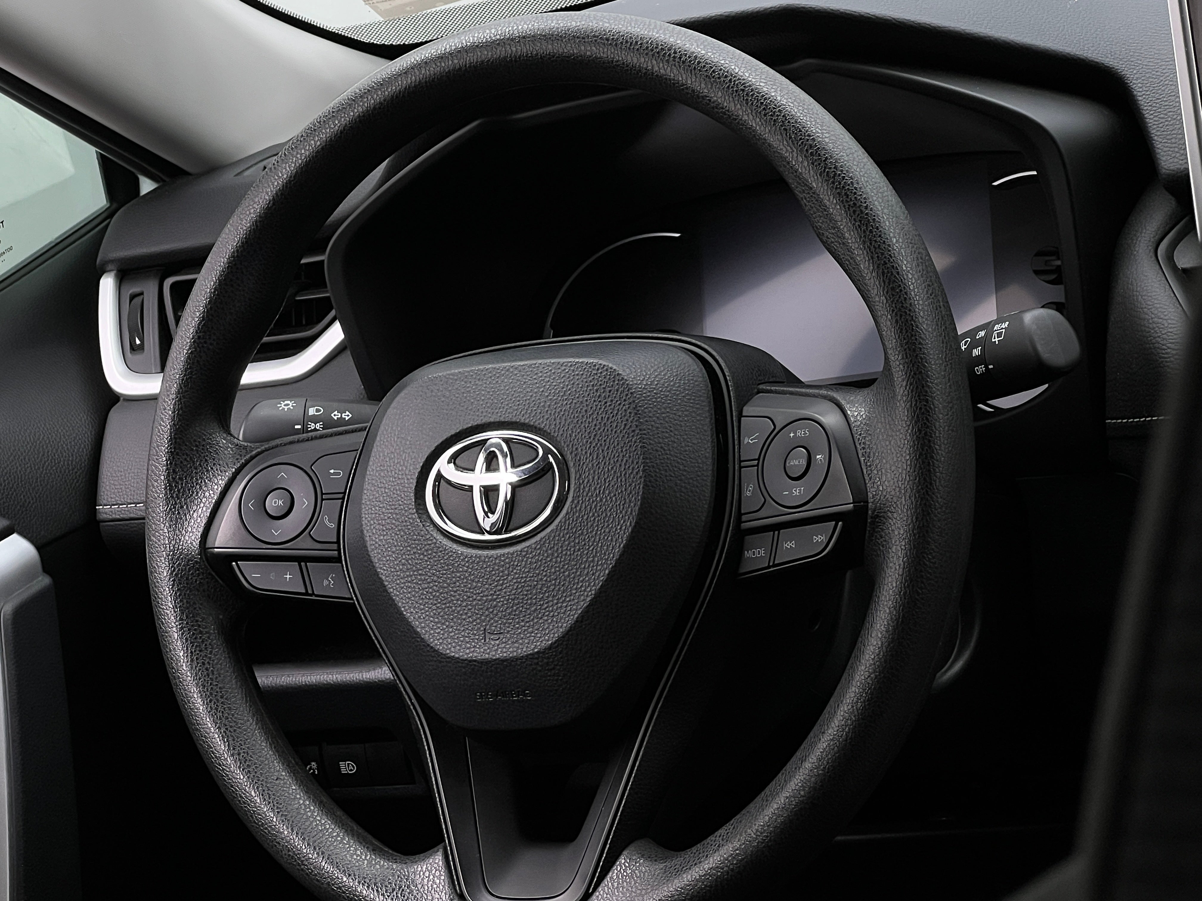 2023 Toyota RAV4 LE 5