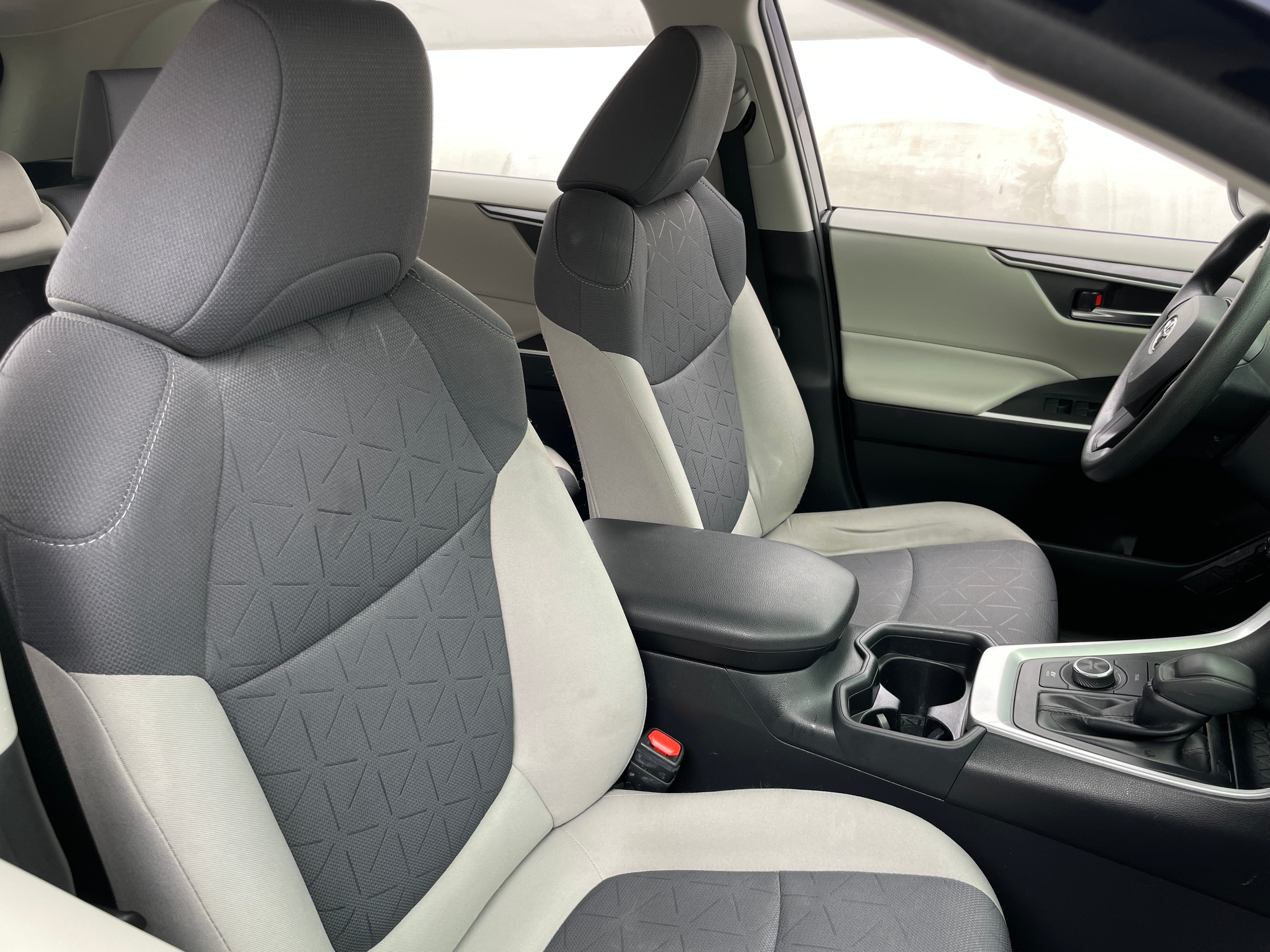 2020 Toyota RAV4 XLE 2