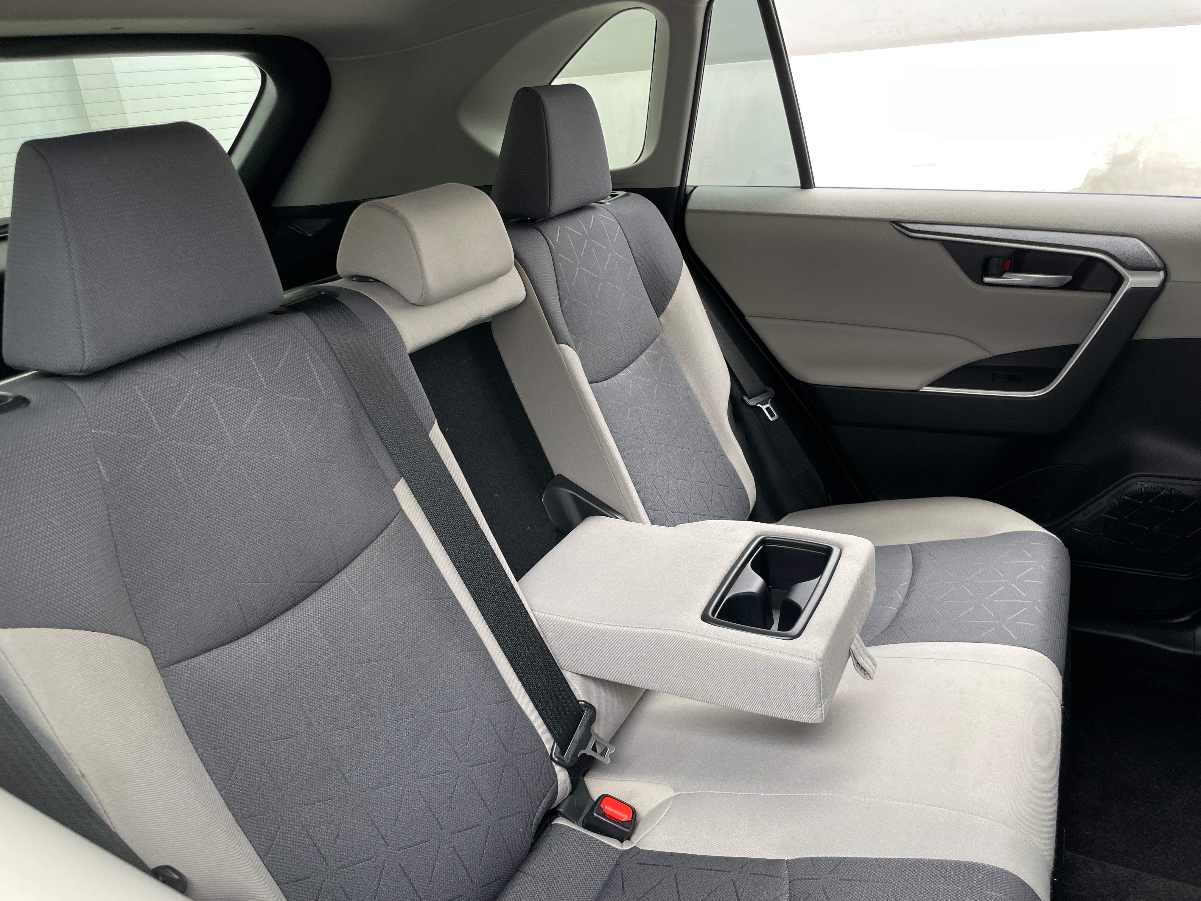 2020 Toyota RAV4 XLE 6