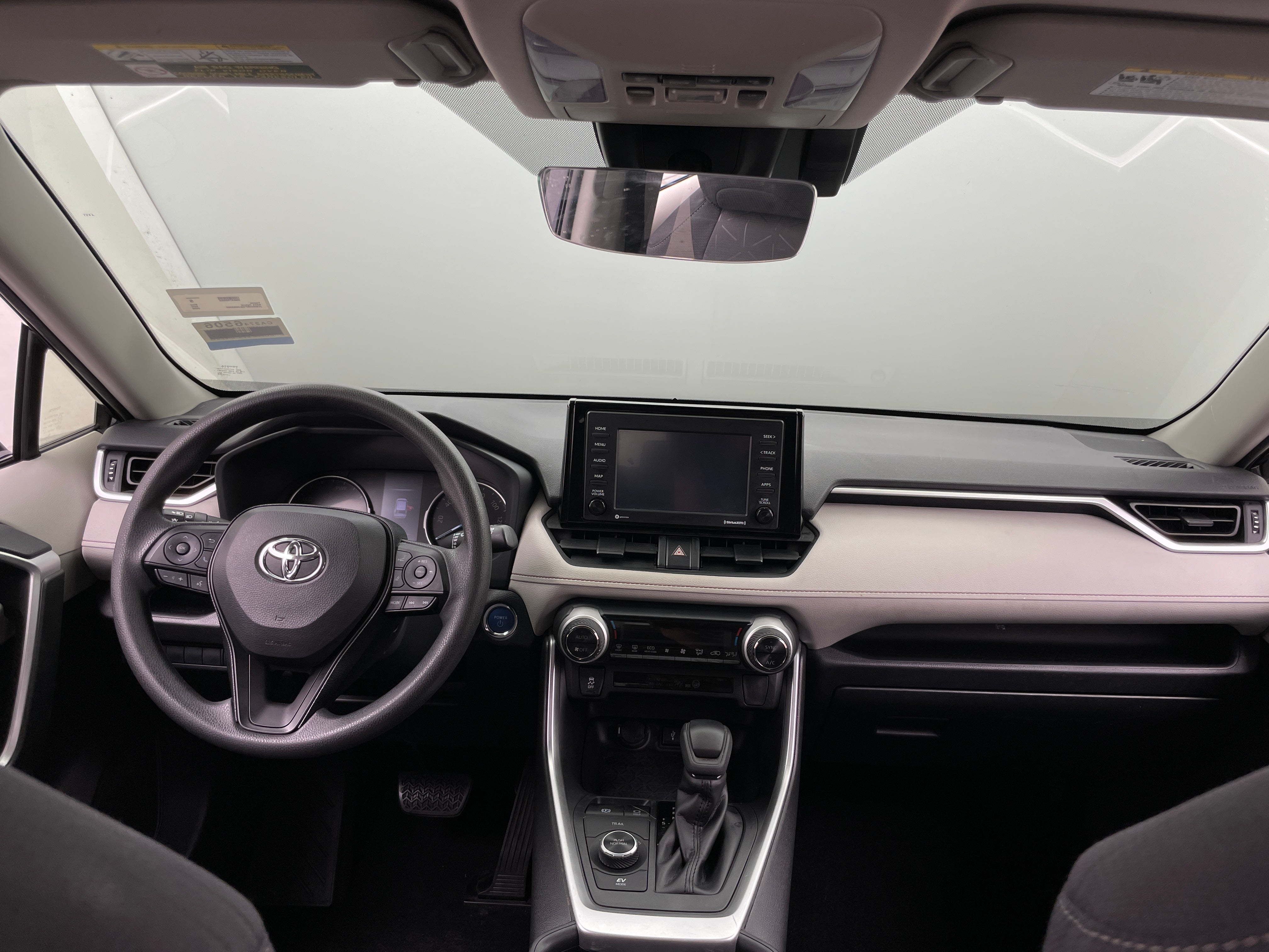 2020 Toyota RAV4 XLE 3