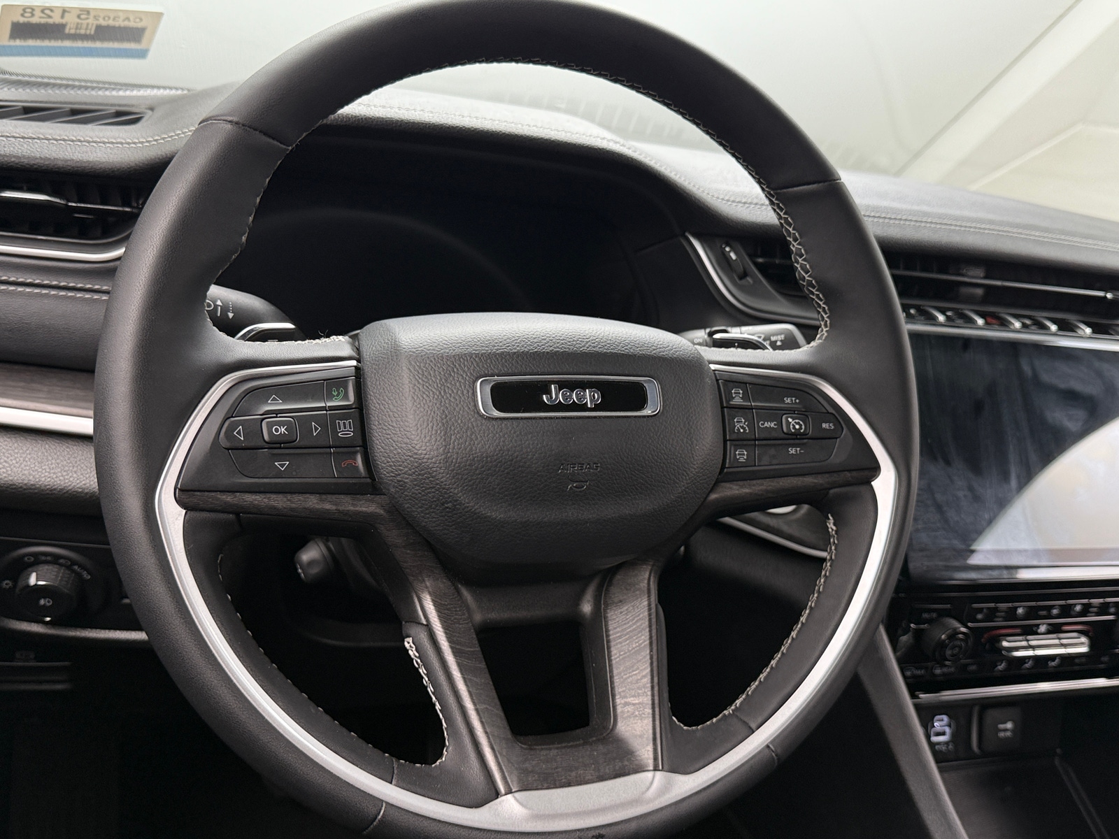 Thumbnail: 2024 Jeep Grand Cherokee L - 4