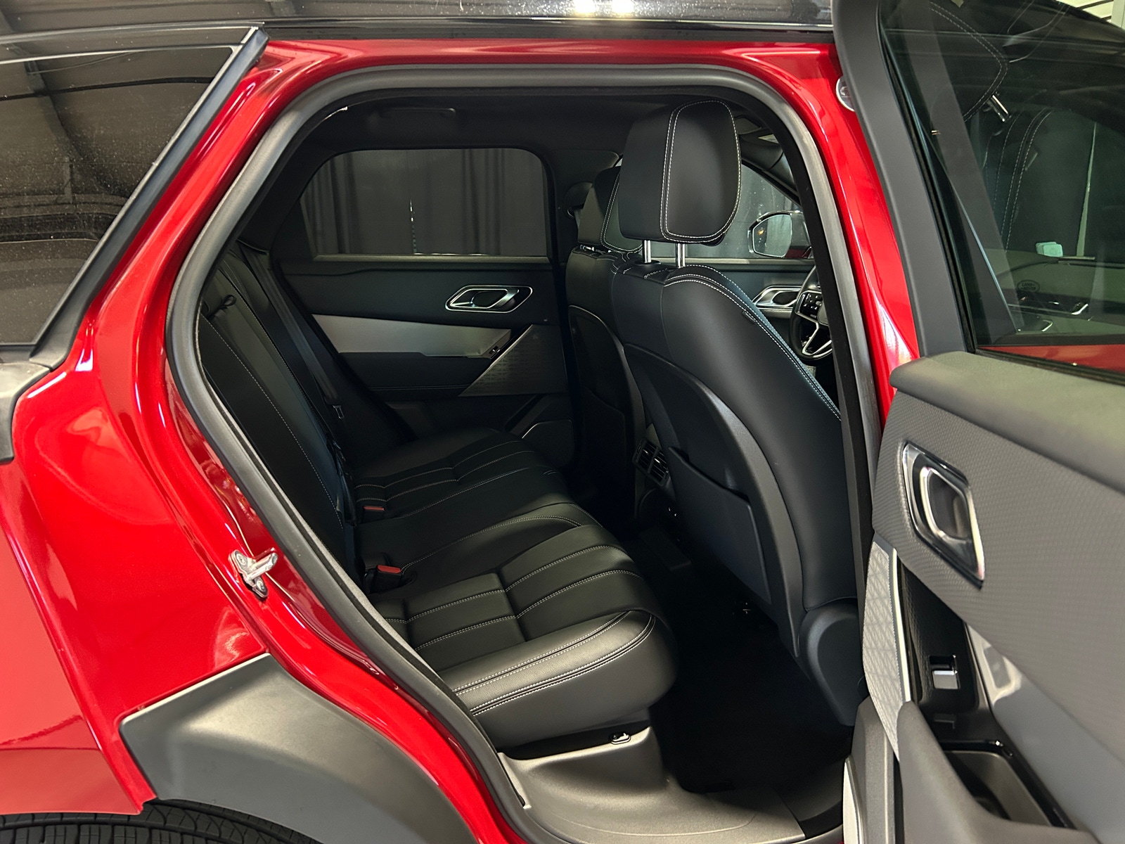 Thumbnail: 2022 Land Rover Range Rover Velar - 5