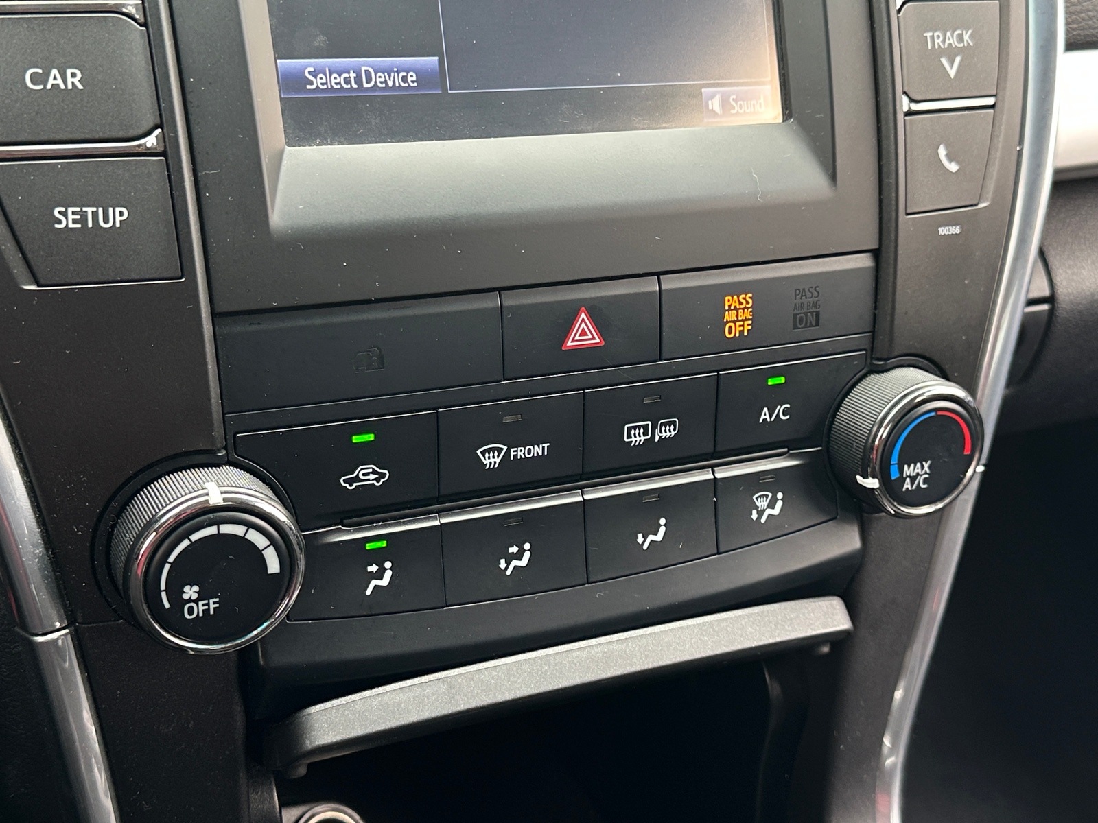 Thumbnail: 2015 Toyota Camry - 4