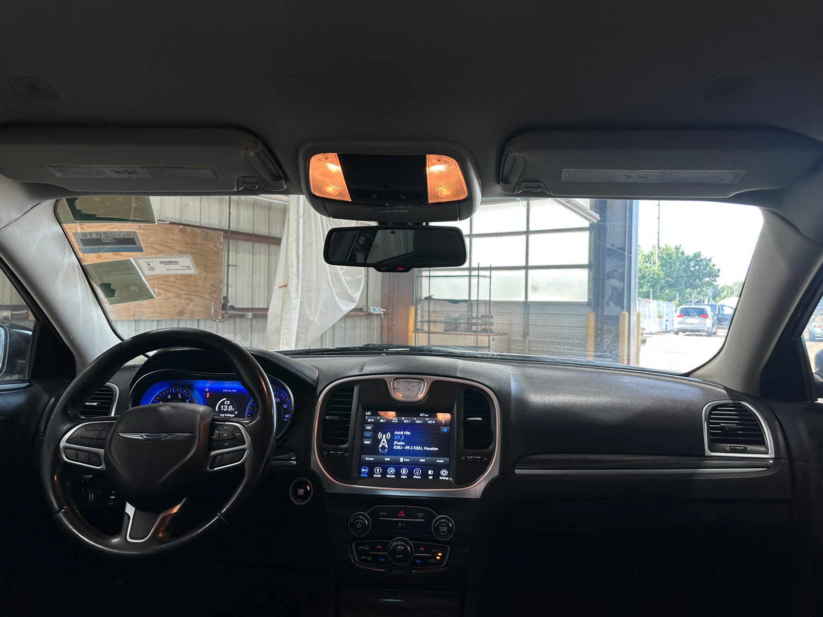 Thumbnail: 2019 Chrysler 300 - 3