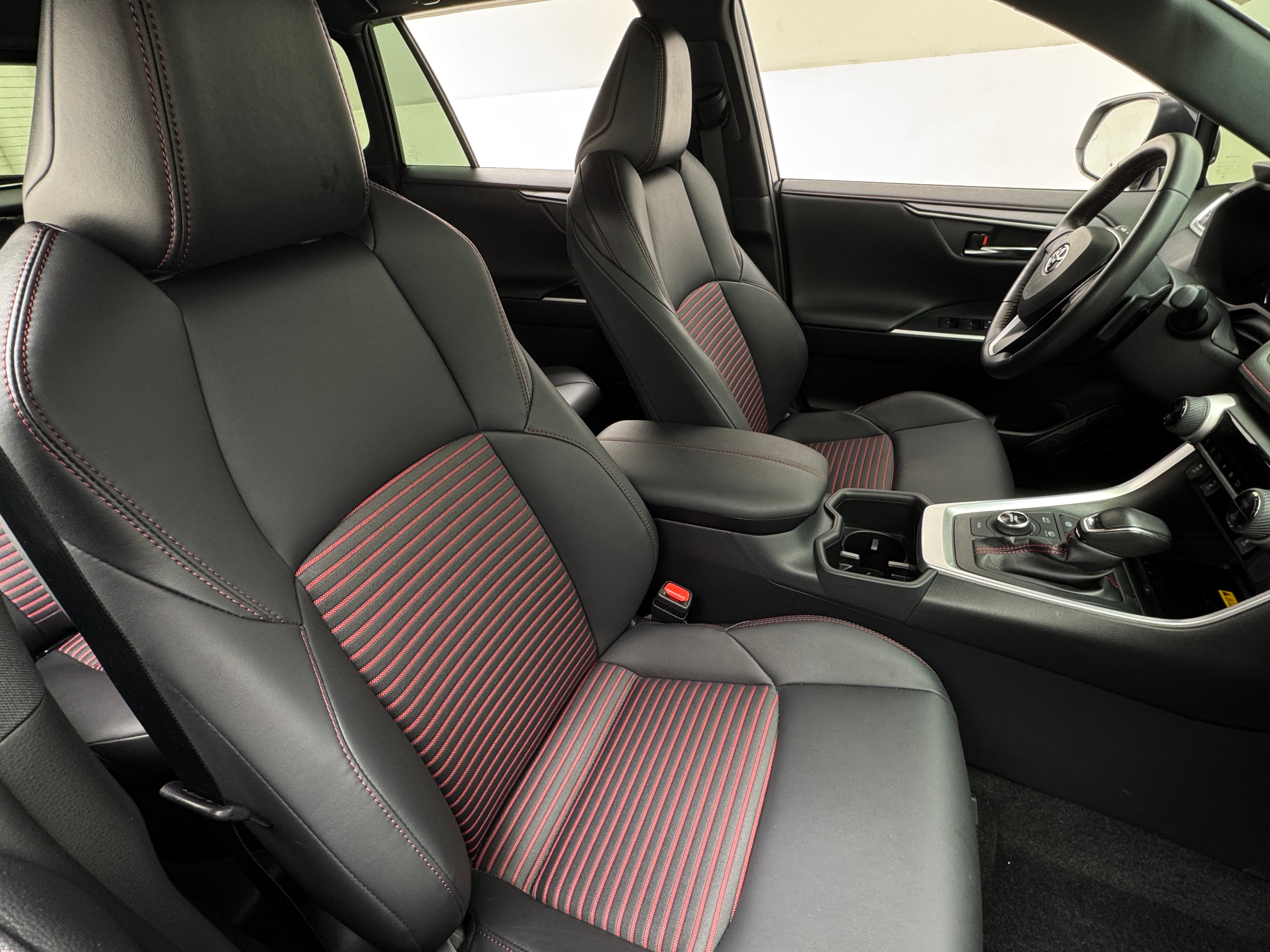 2022 Toyota RAV4 Prime XSE 2
