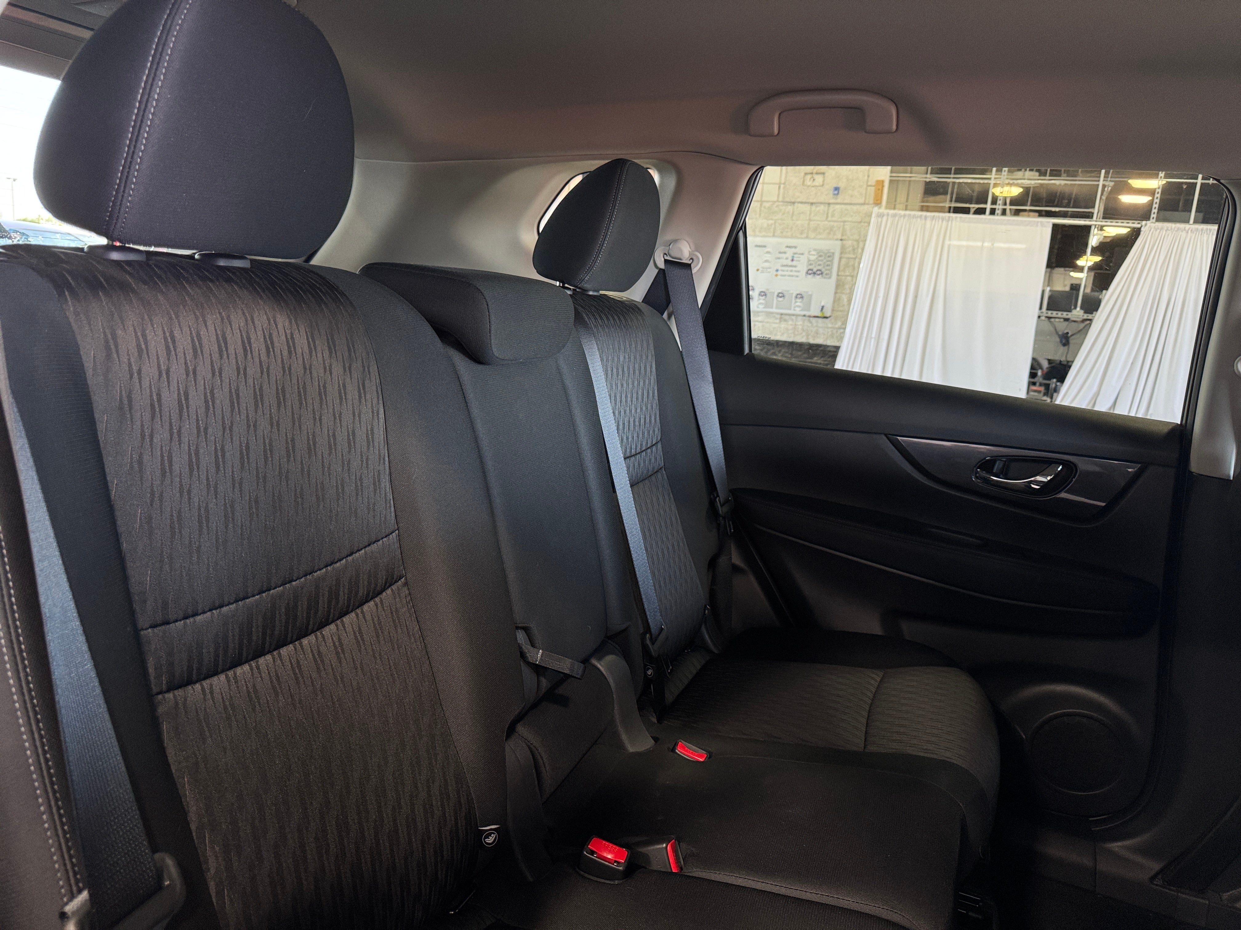 2019 Nissan Rogue SV 6